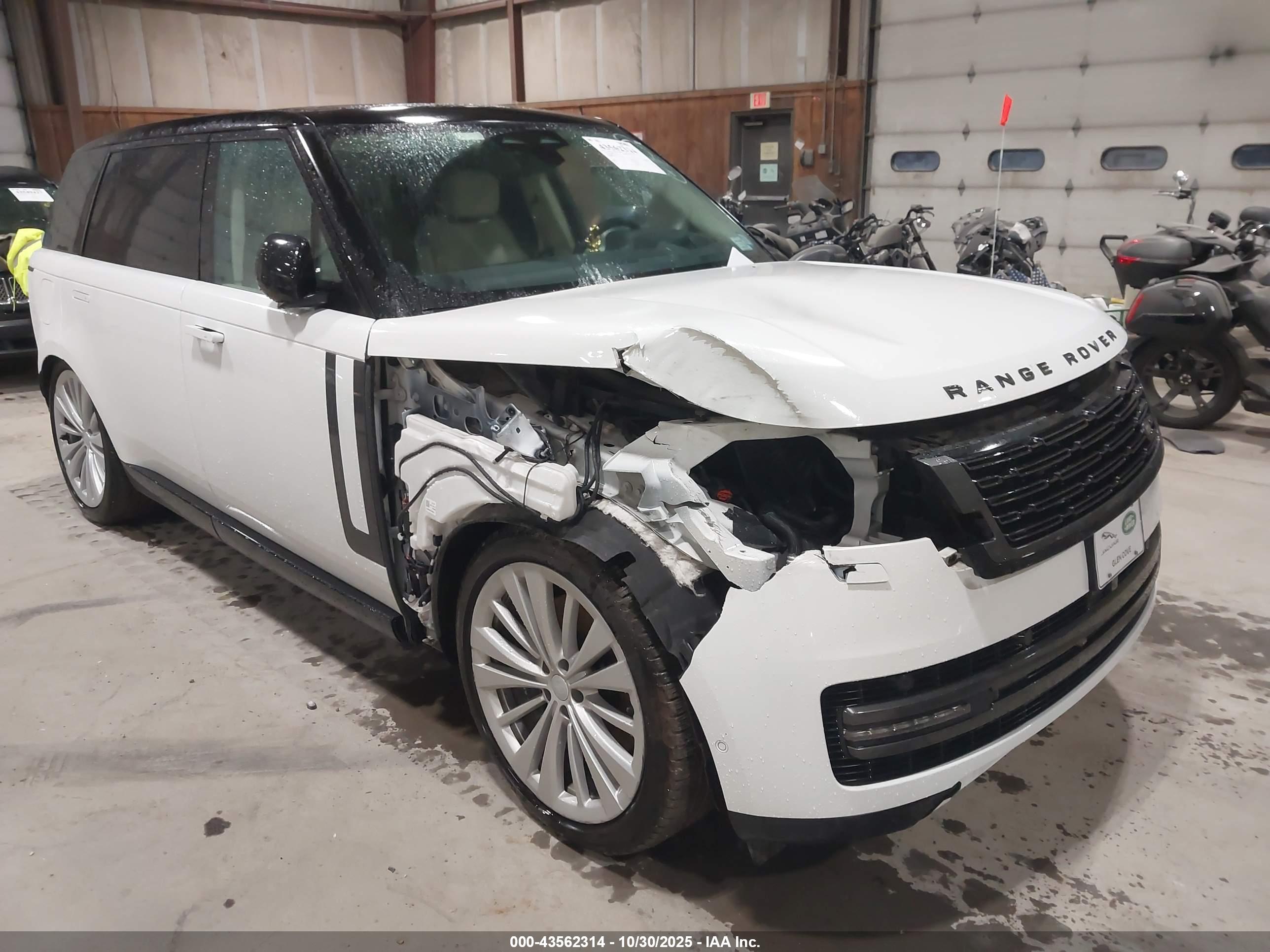 LAND ROVER image 6