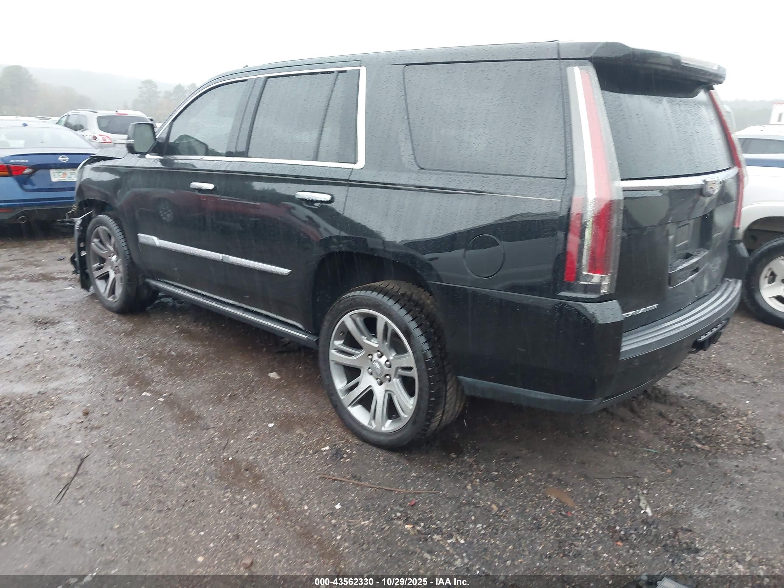 CADILLAC ESCALADE image 3