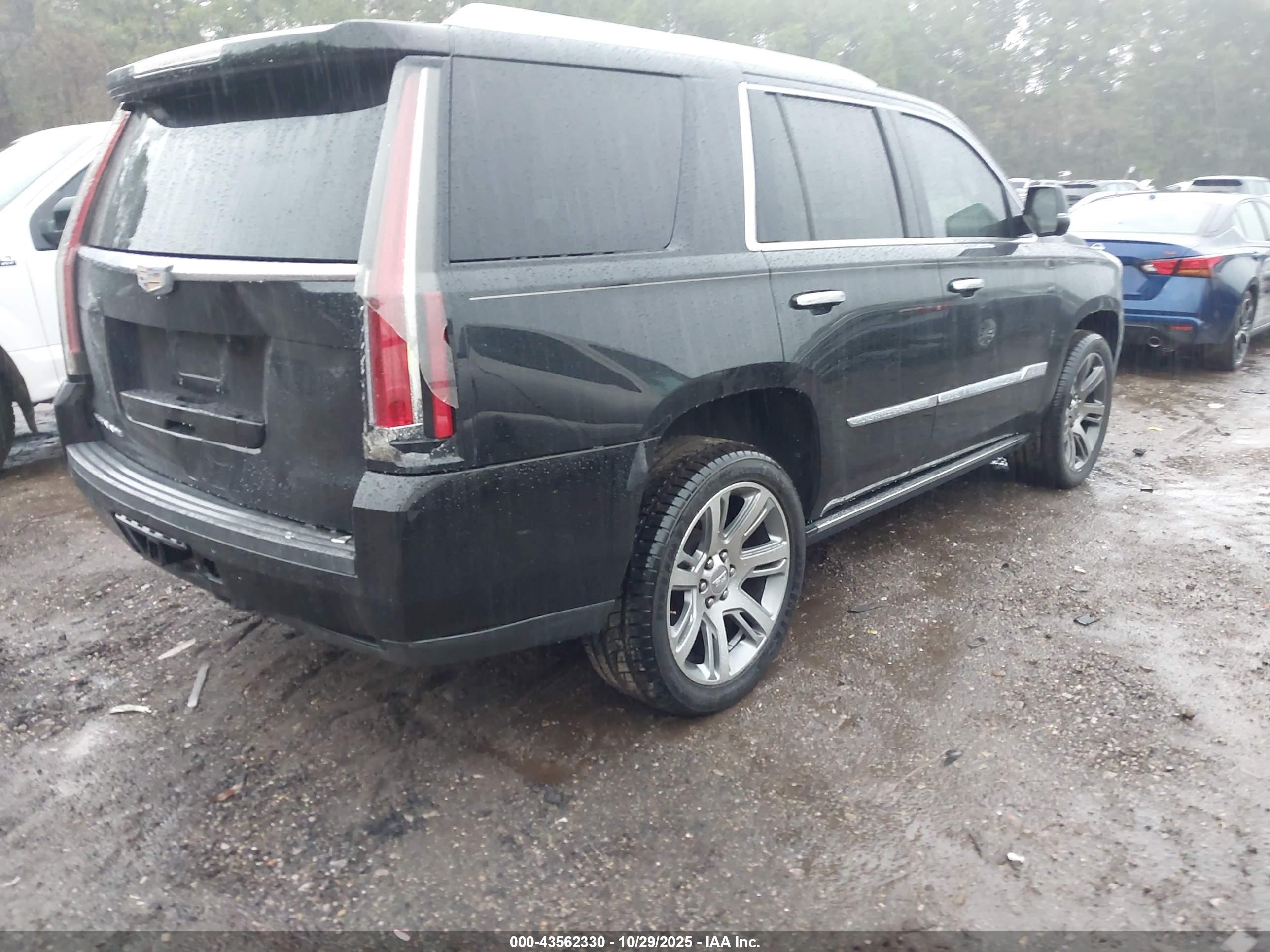 CADILLAC ESCALADE image 4