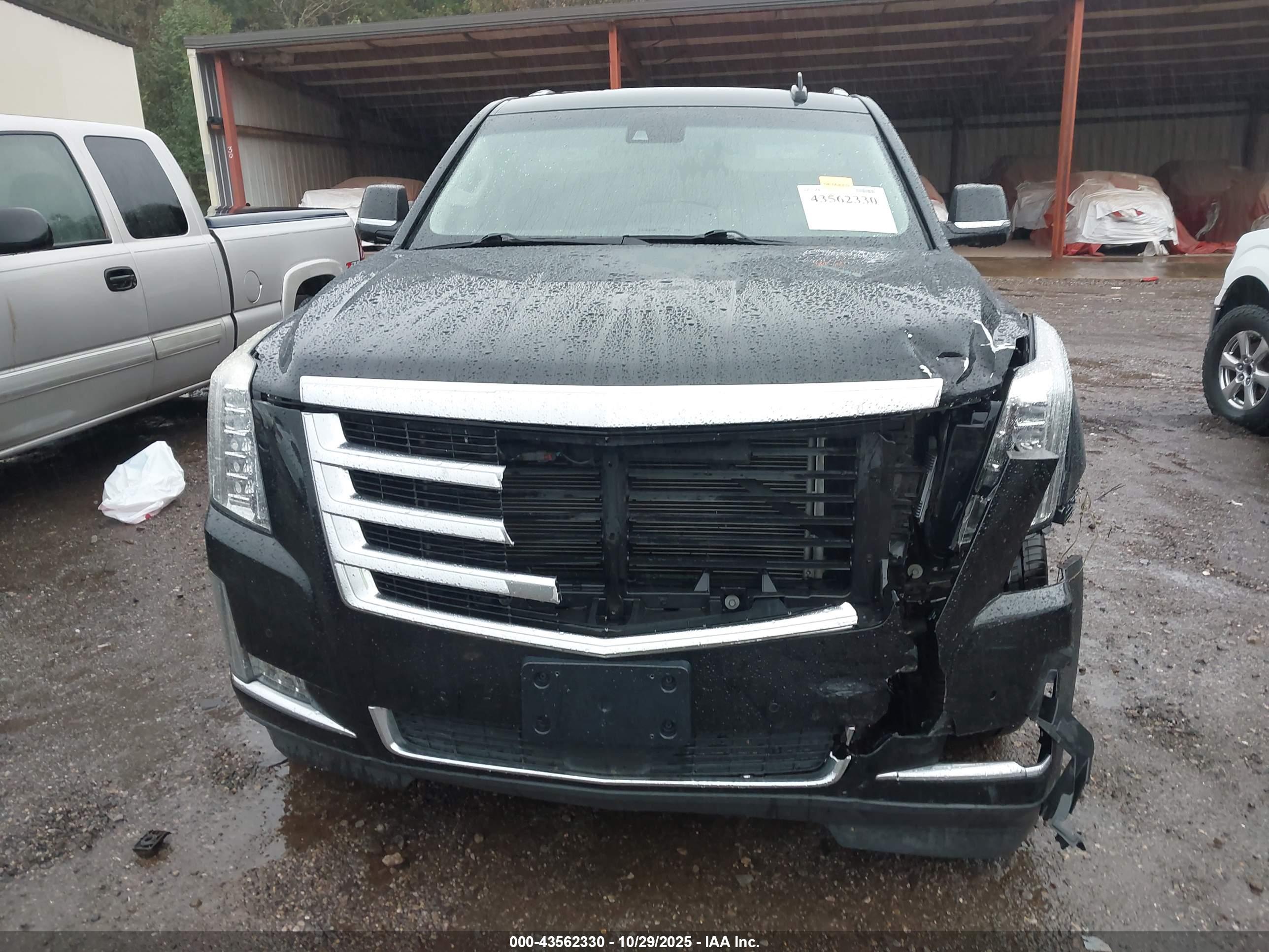 CADILLAC ESCALADE image 6