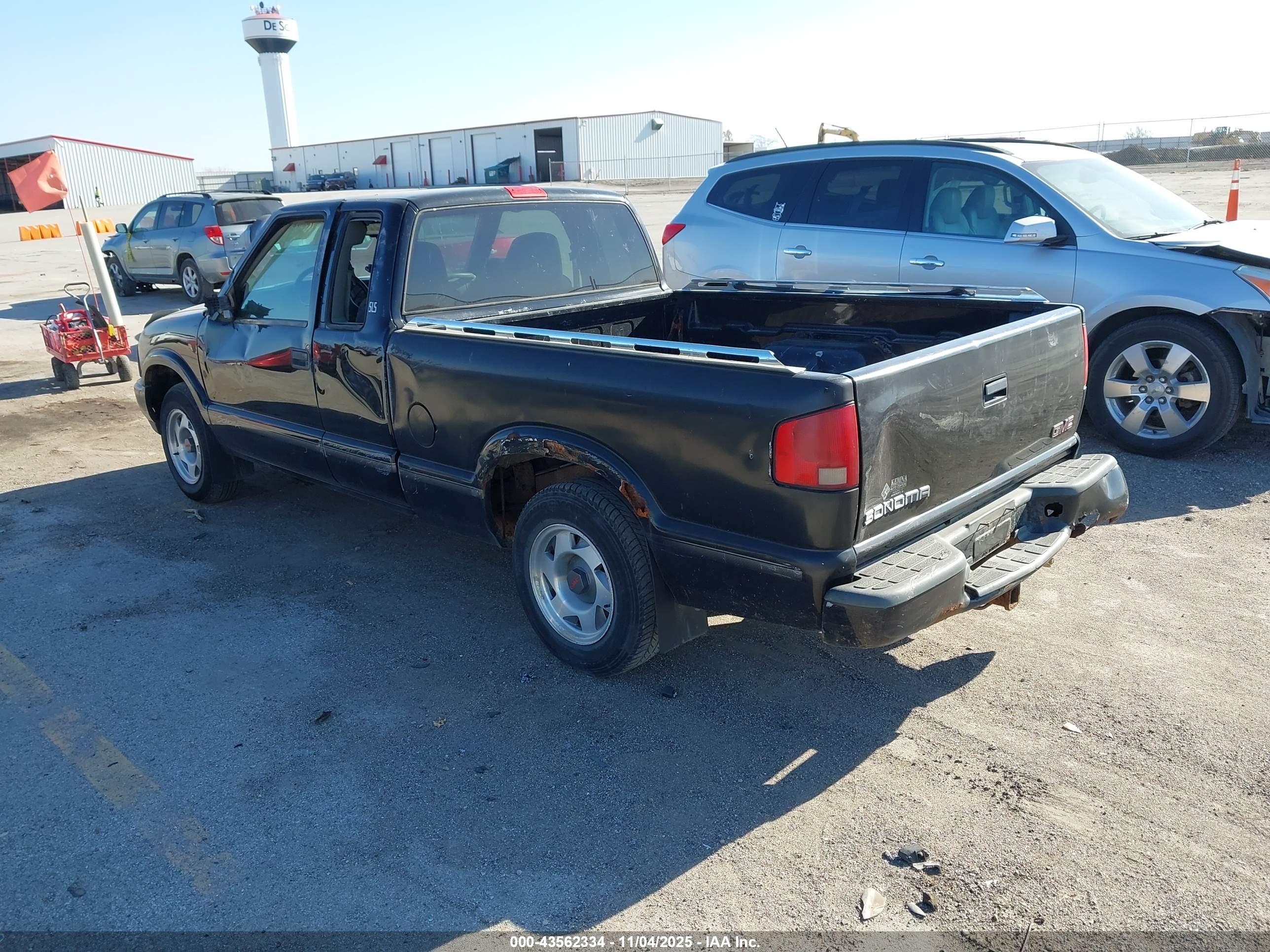 GMC SONOMA image 3
