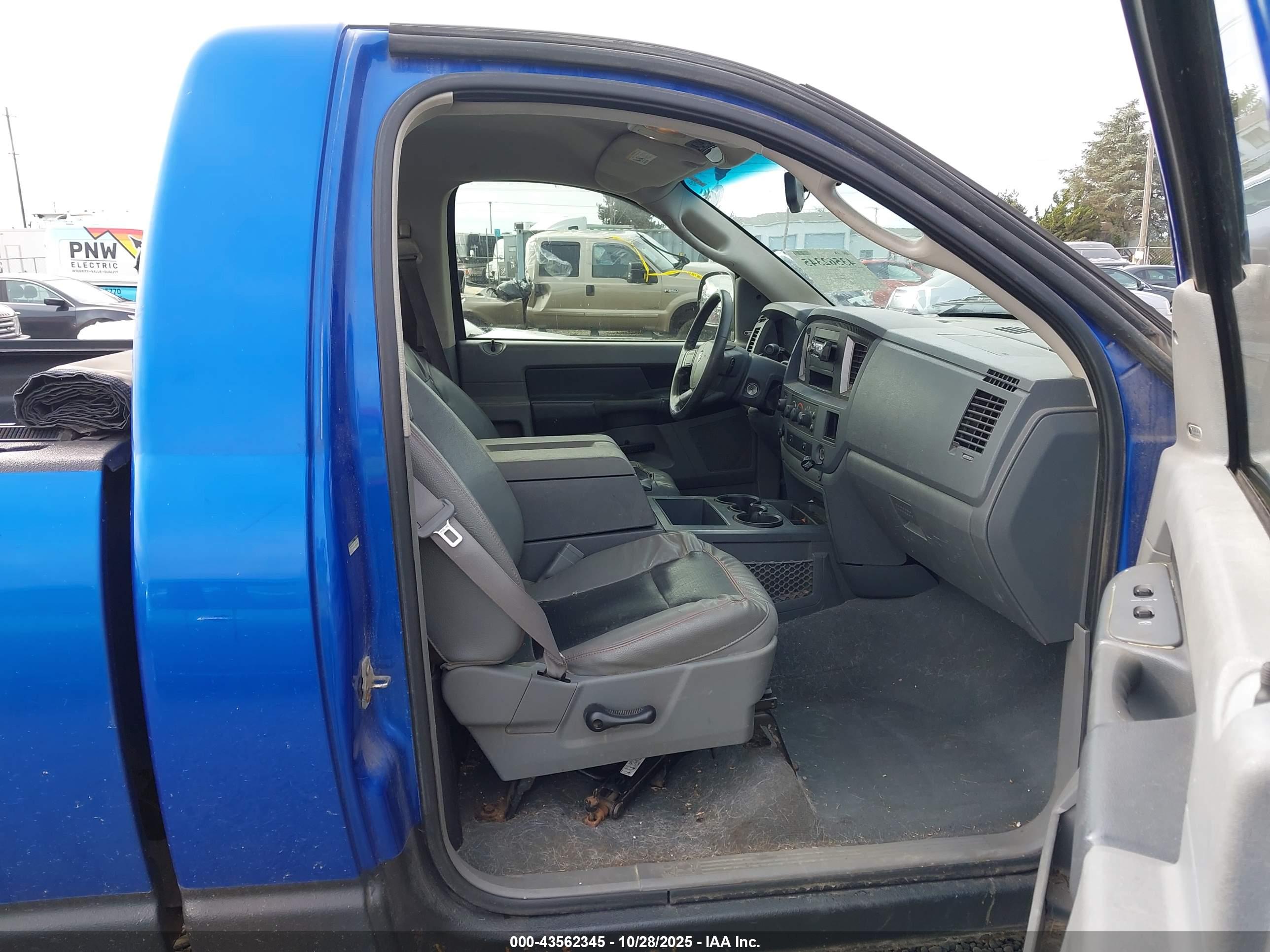 DODGE RAM image 5