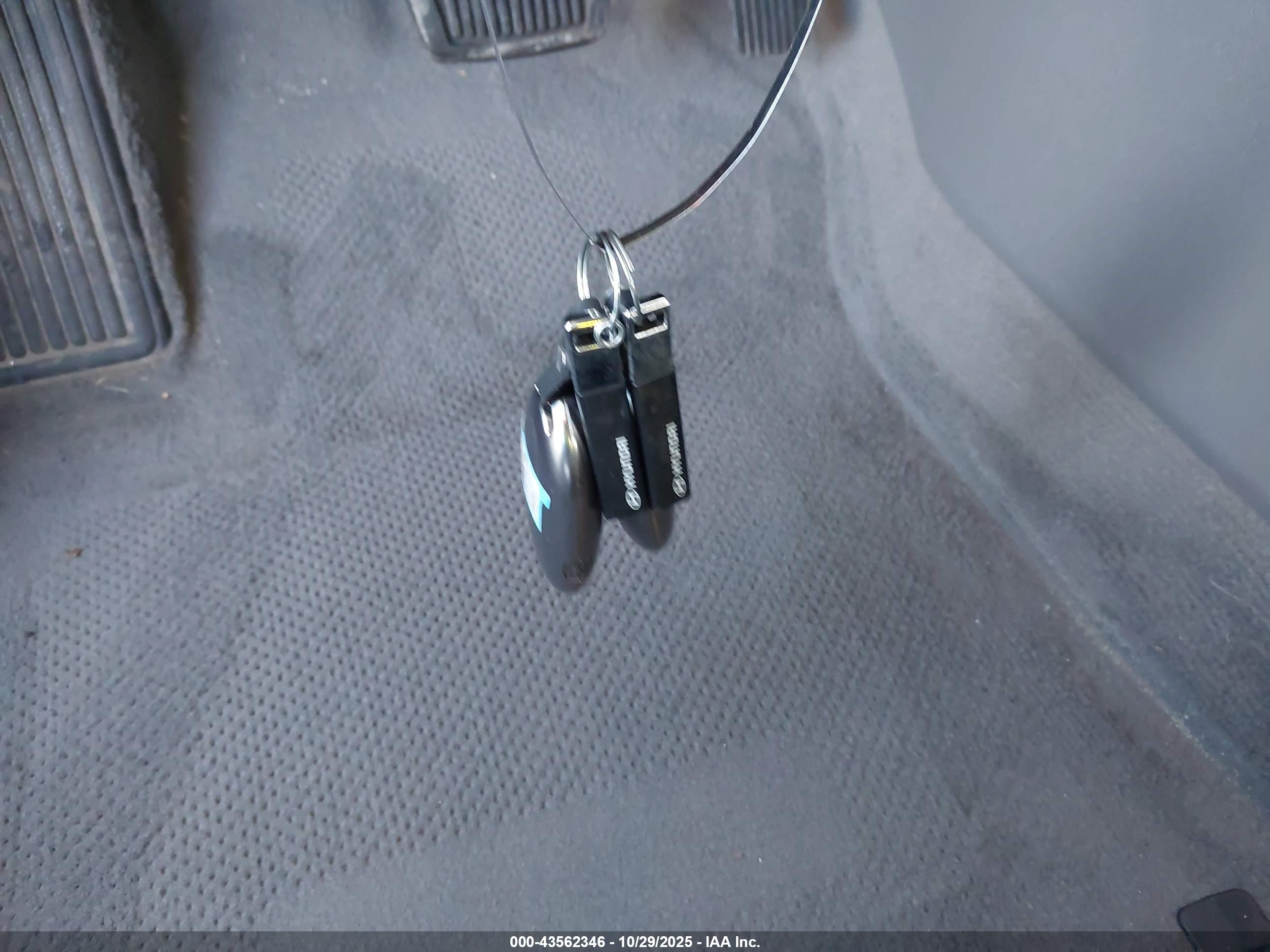 HYUNDAI ELANTRA image 11