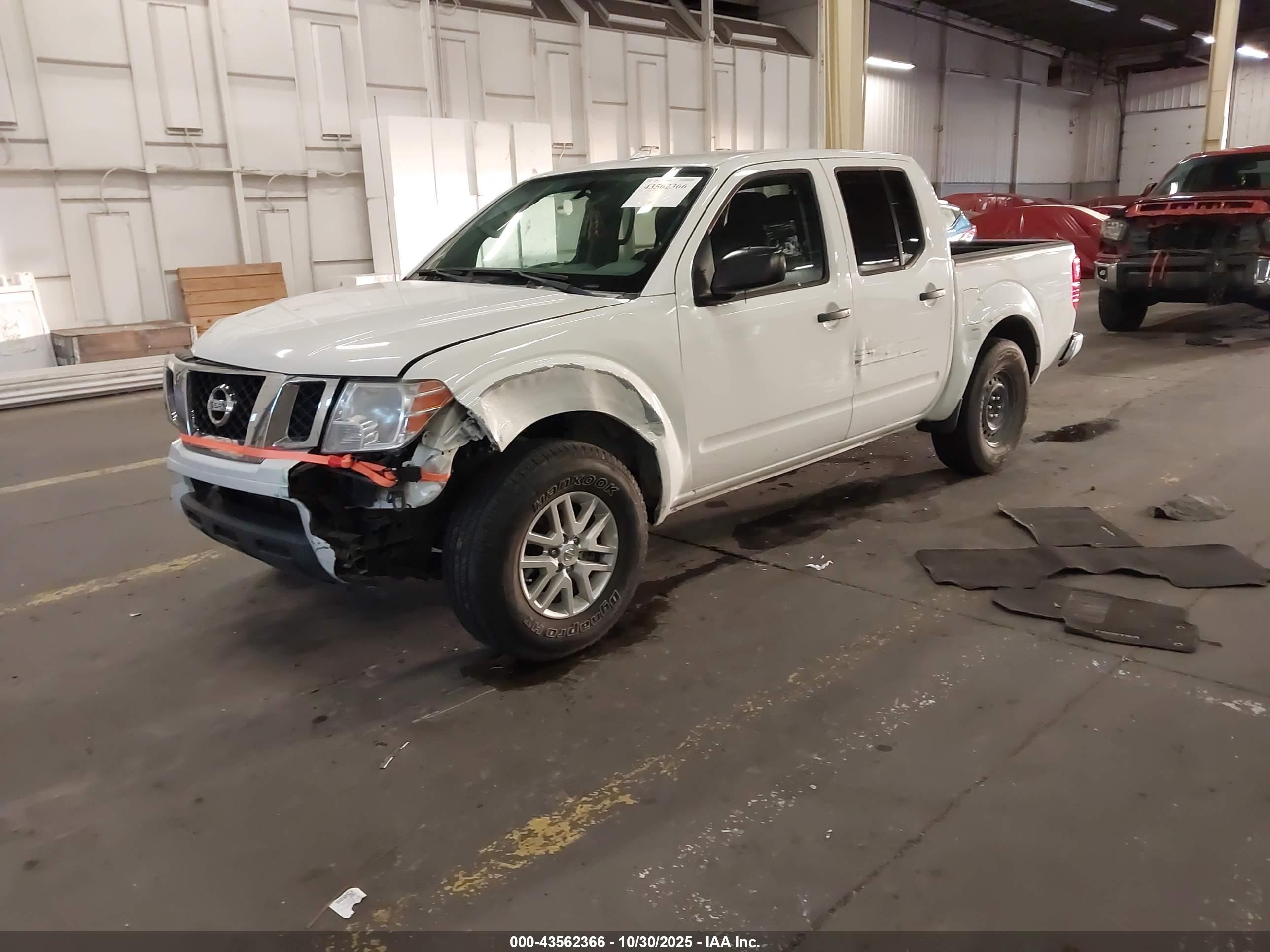 NISSAN FRONTIER image 2