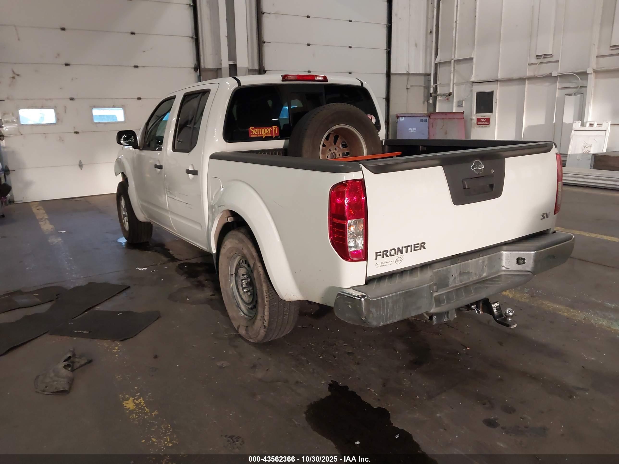 NISSAN FRONTIER image 3