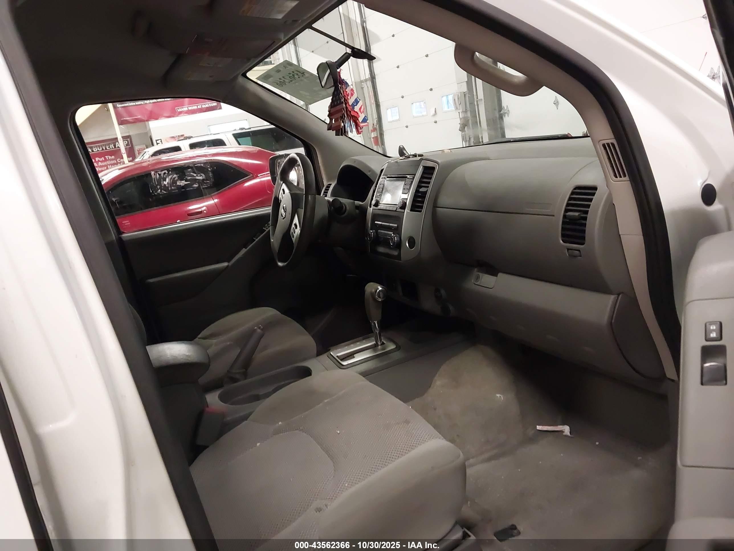 NISSAN FRONTIER image 5