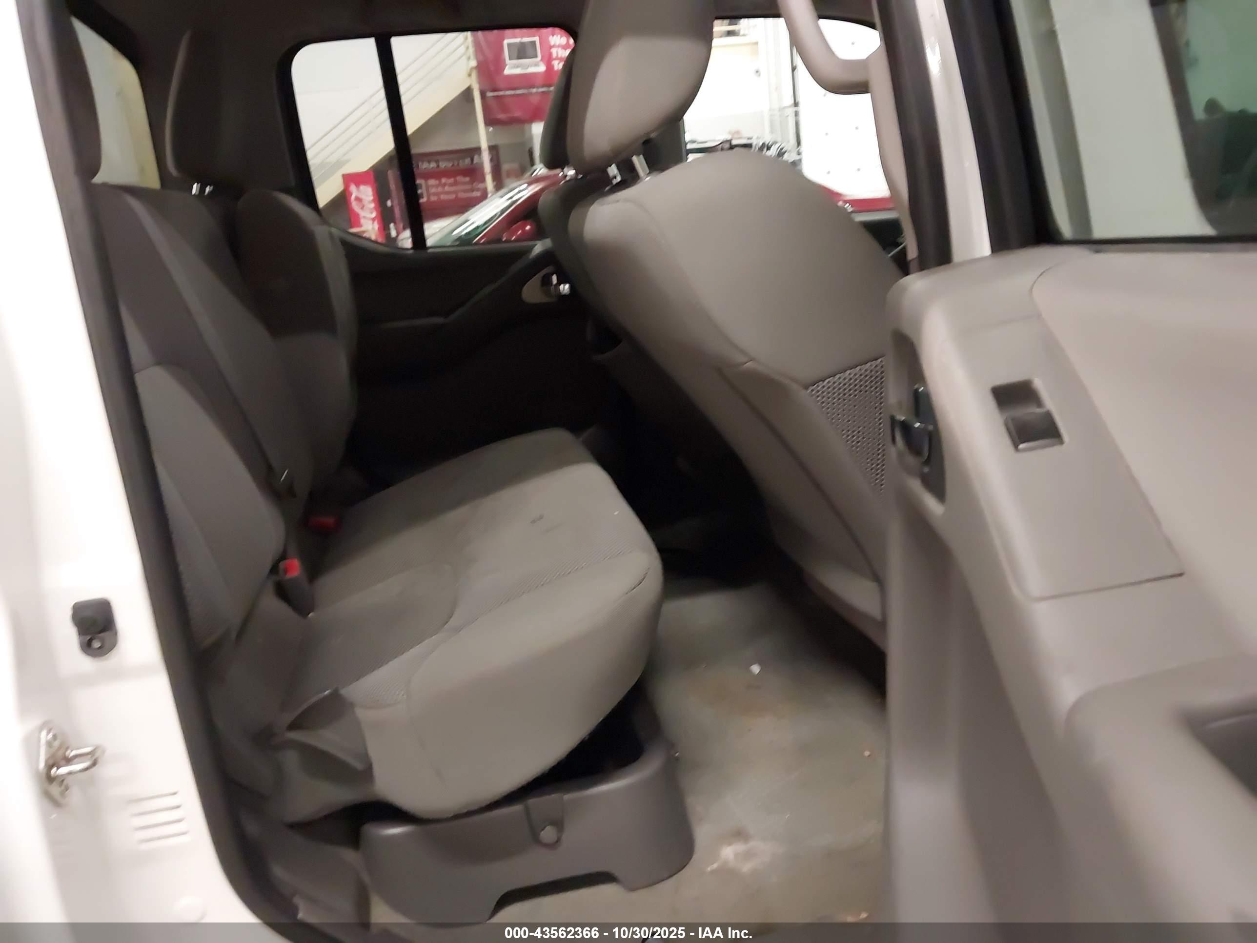 NISSAN FRONTIER image 8