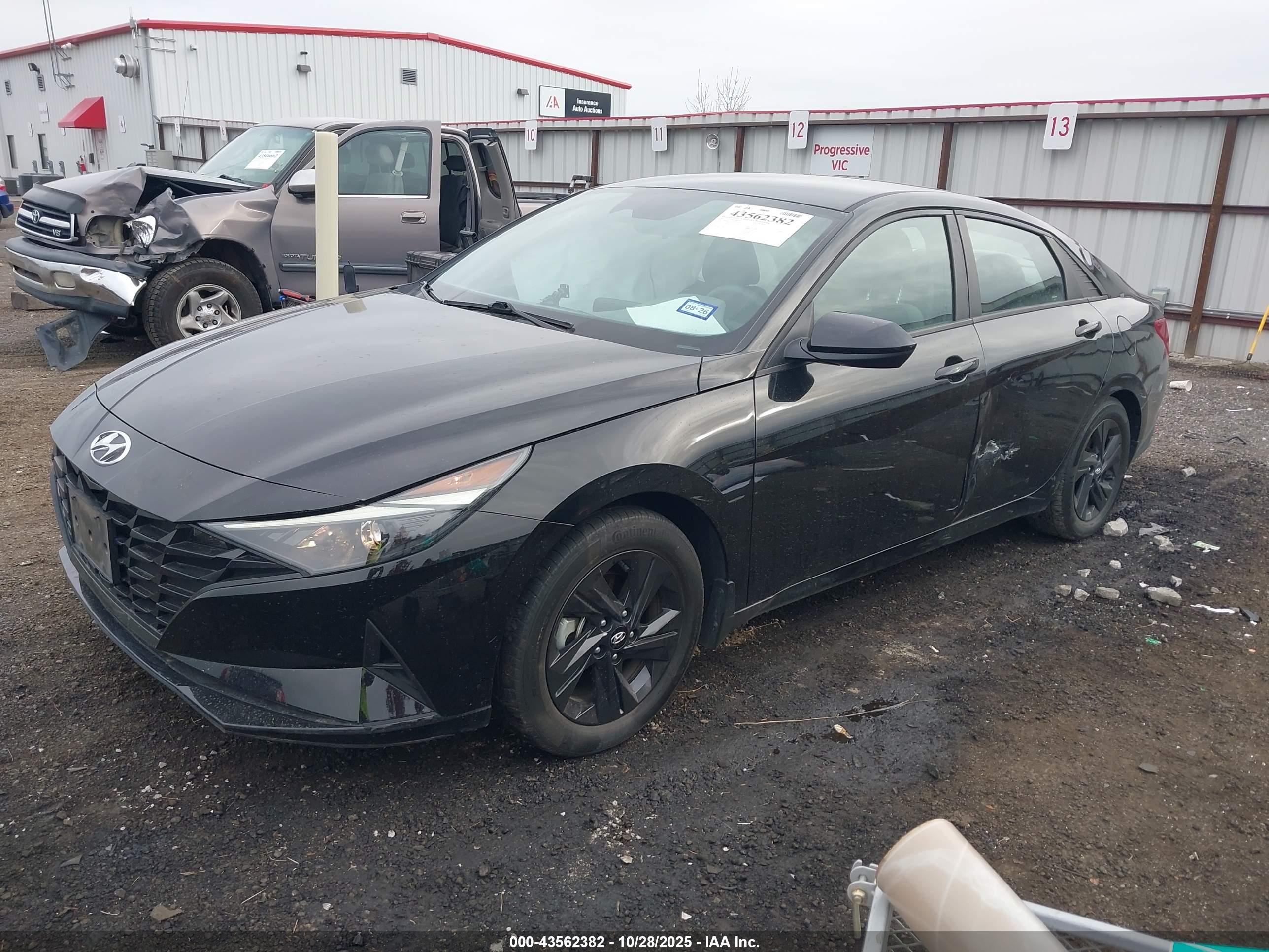 HYUNDAI ELANTRA image 2
