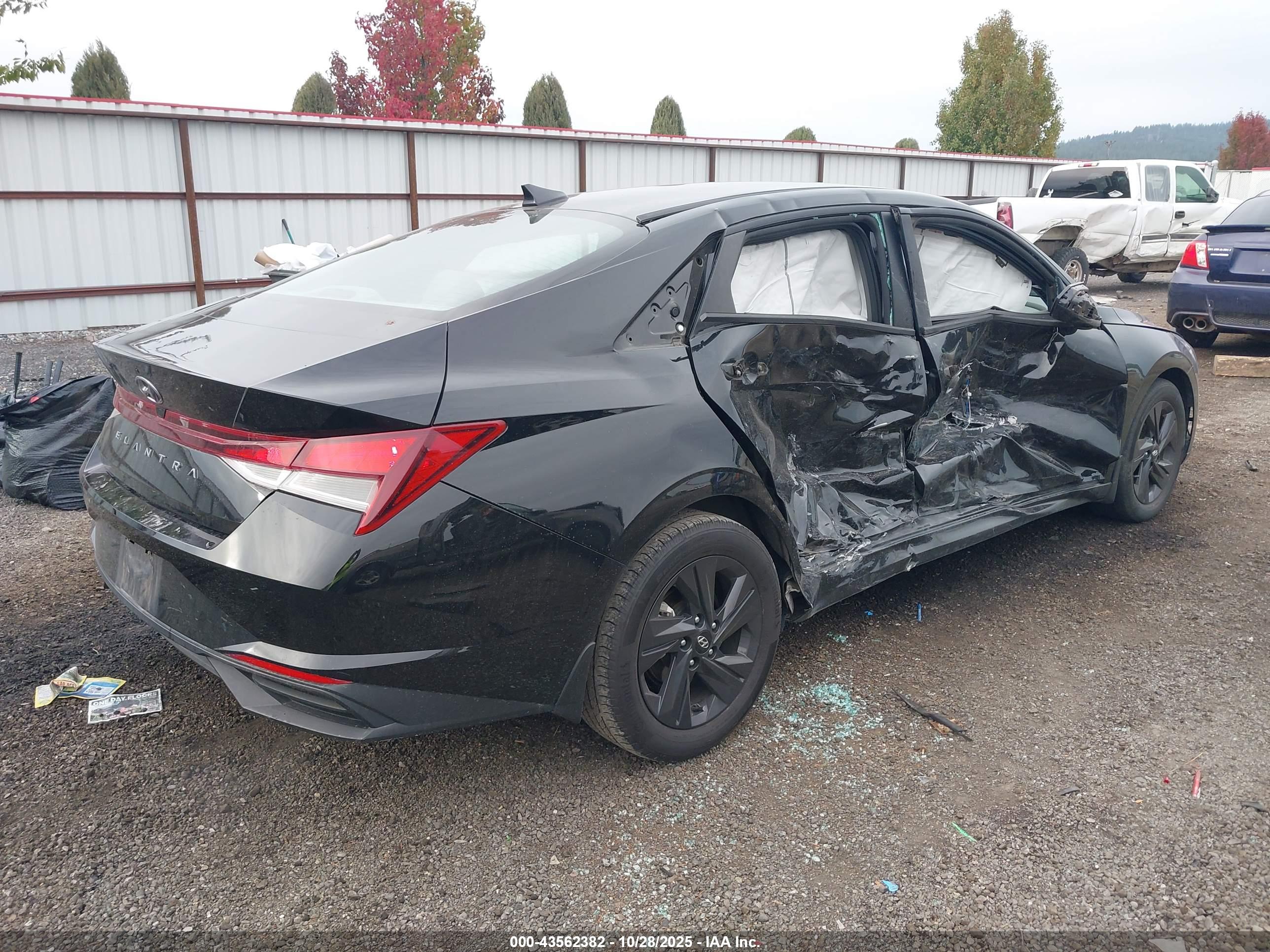 HYUNDAI ELANTRA image 4