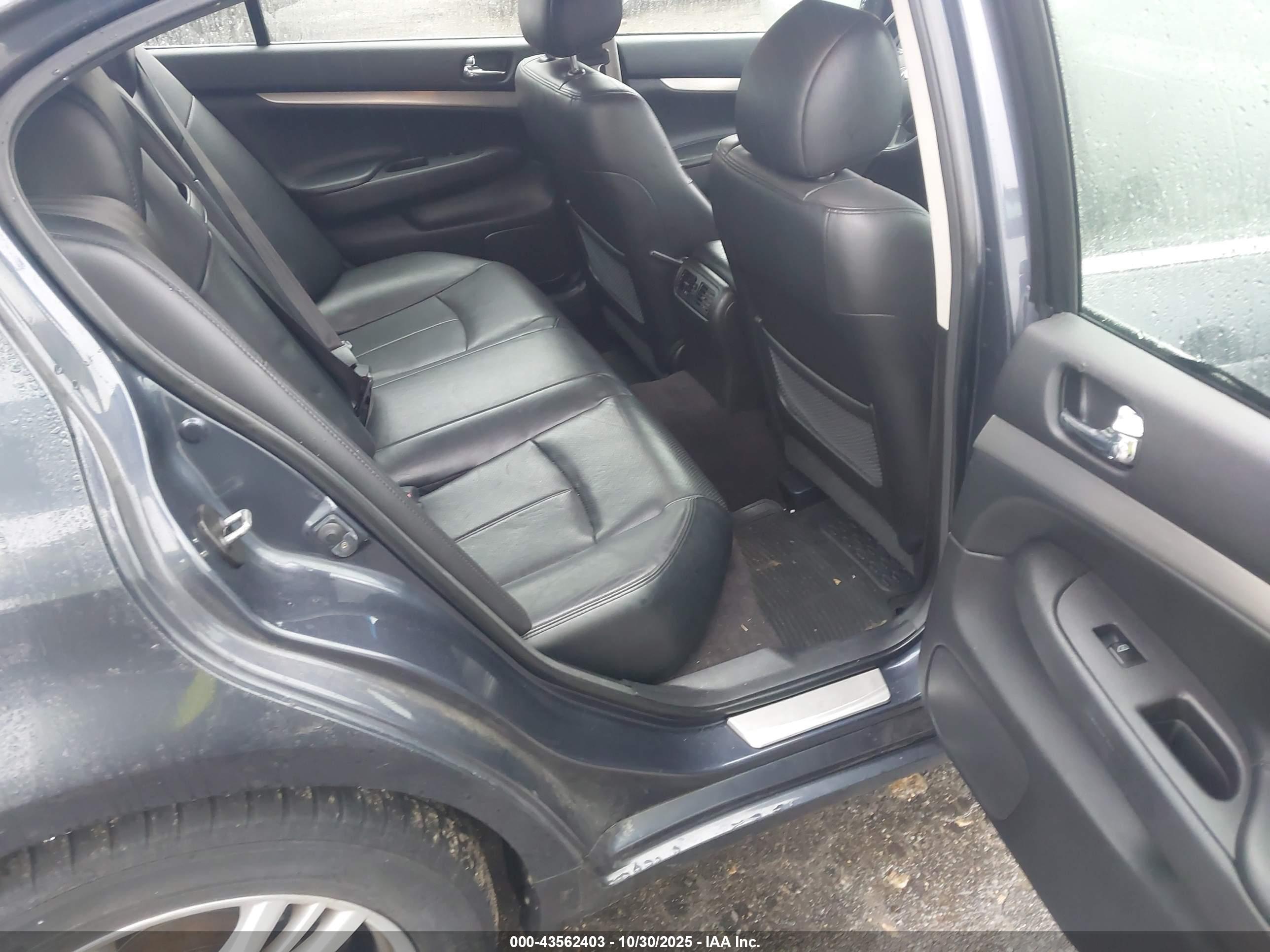 INFINITI G37X image 8