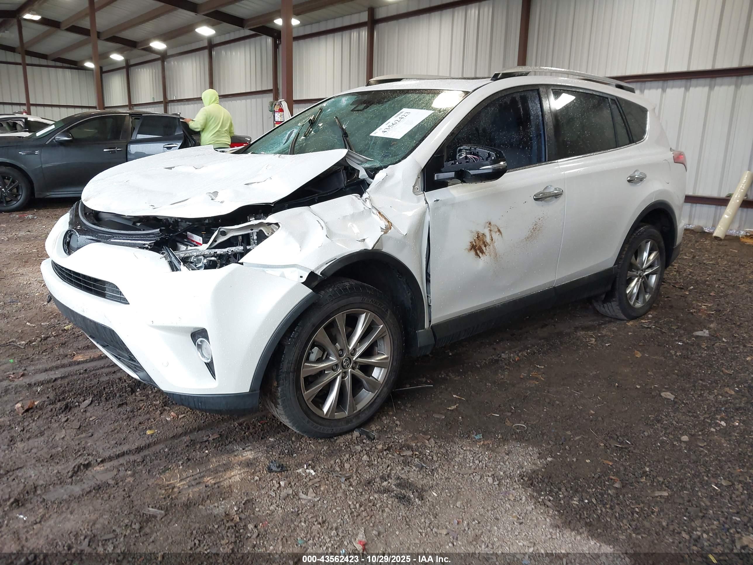 TOYOTA RAV4 image 2