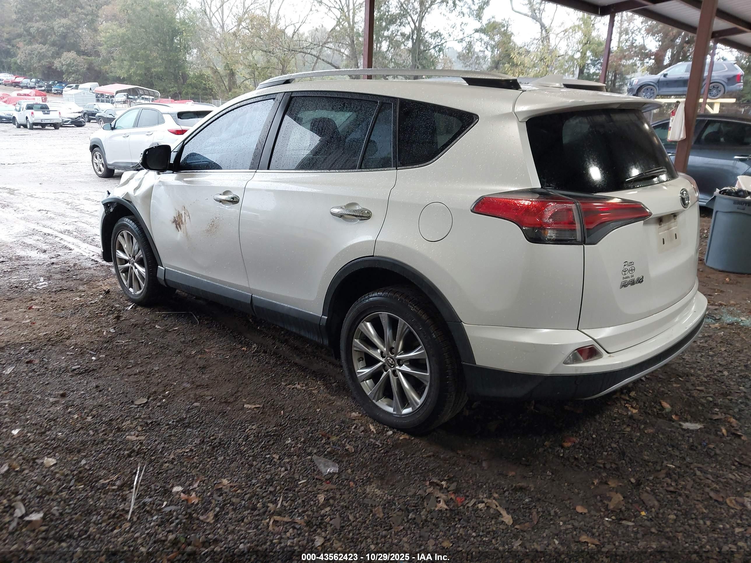 TOYOTA RAV4 image 3