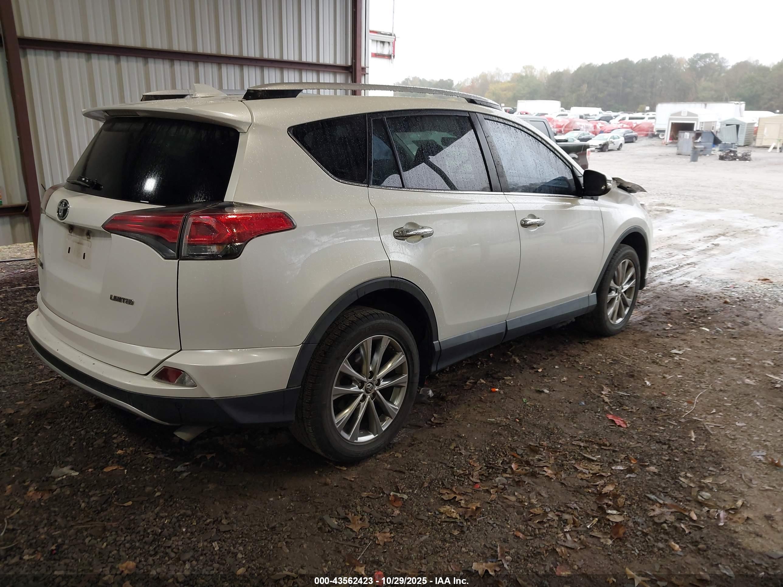 TOYOTA RAV4 image 4