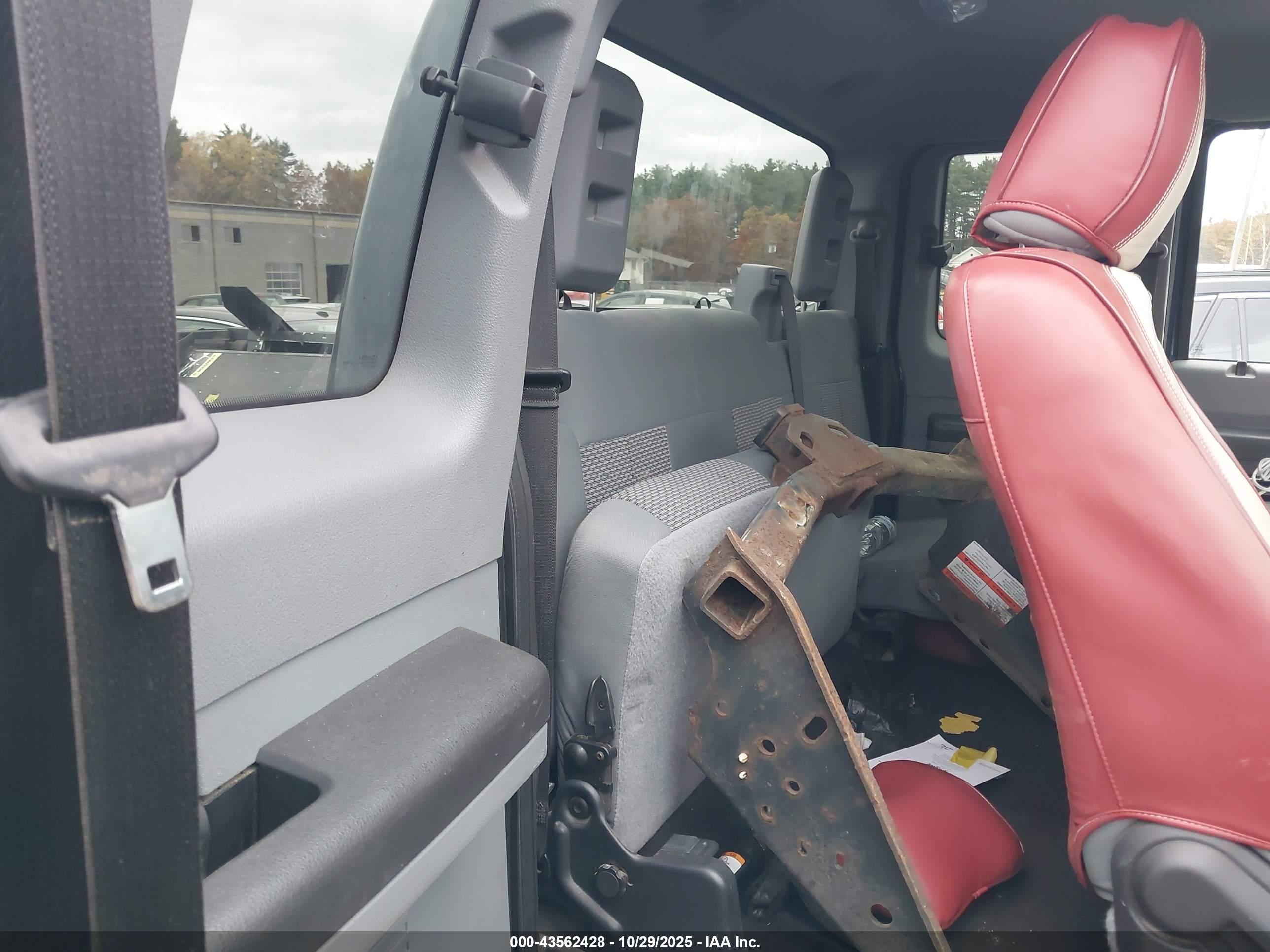 FORD F-250 image 8
