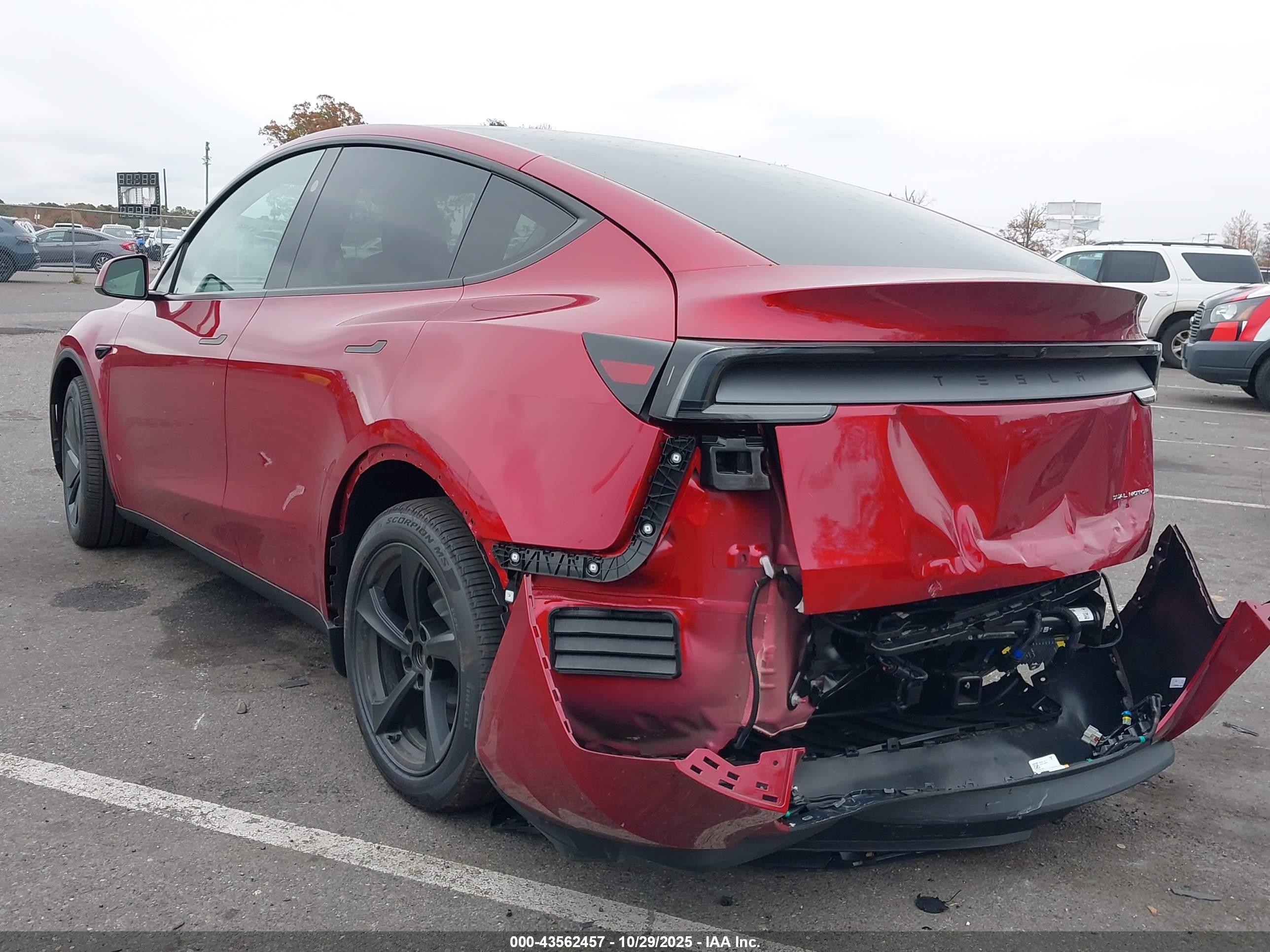 TESLA MODEL image 3