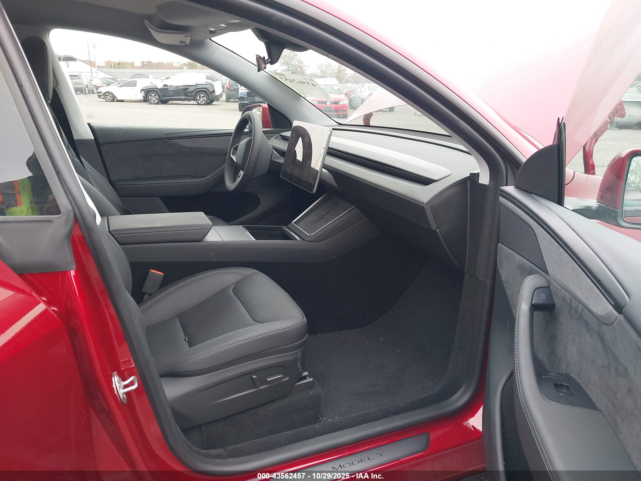 TESLA MODEL image 5