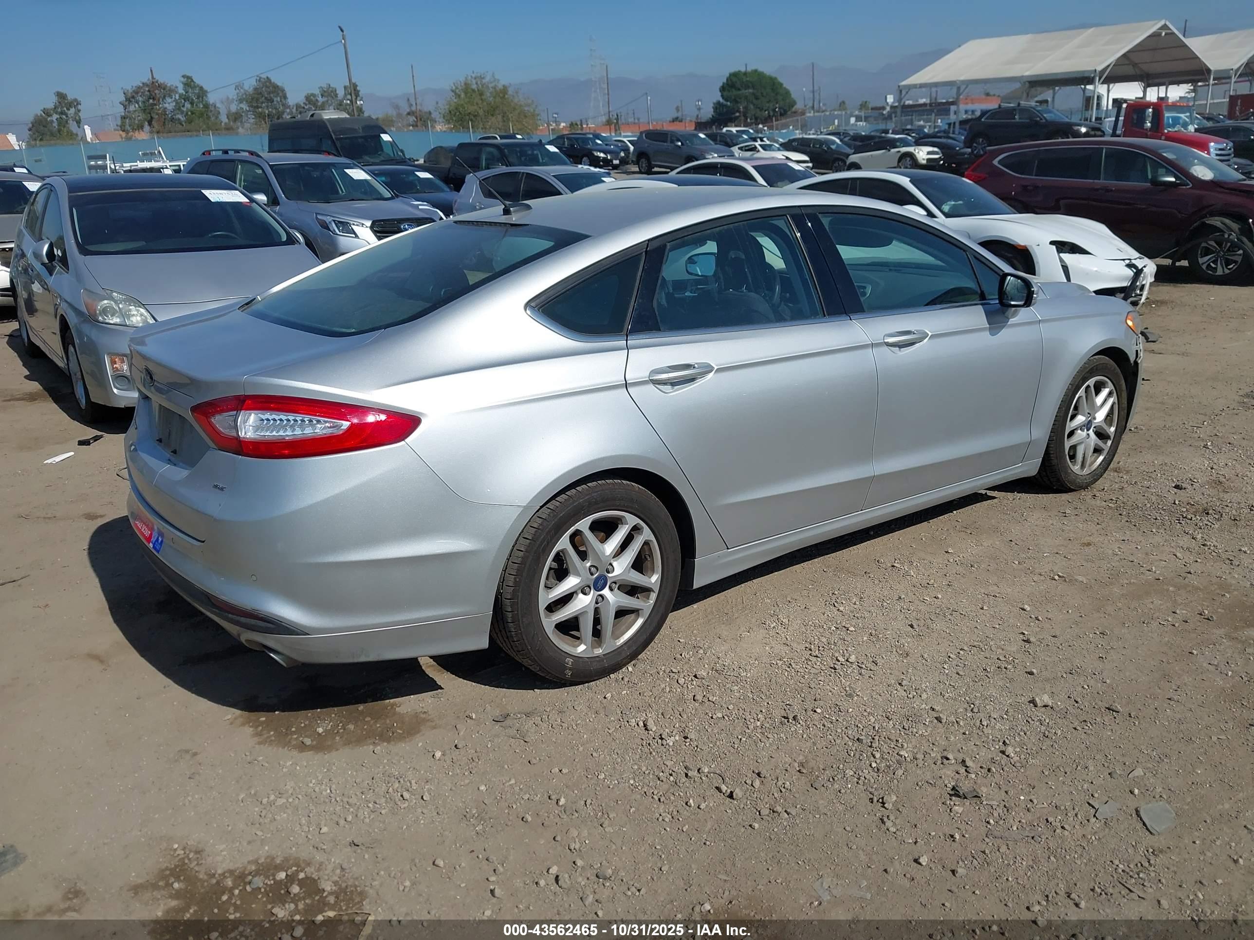 FORD FUSION image 4