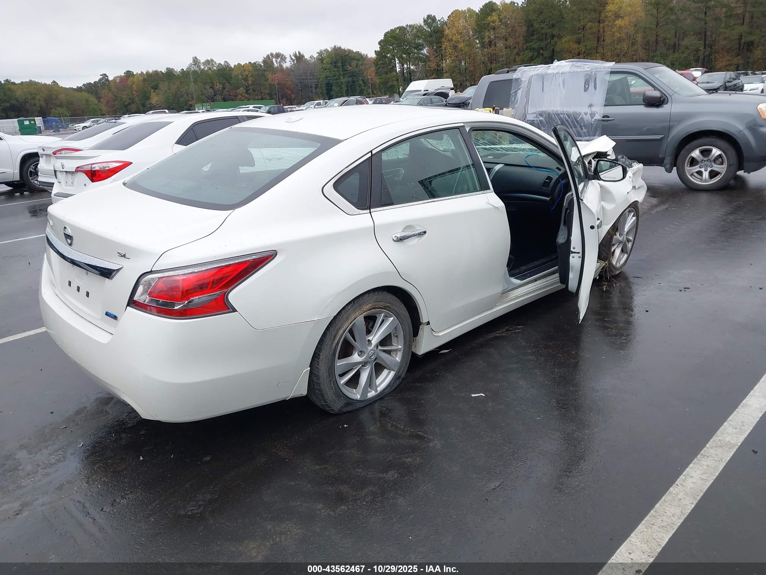 NISSAN ALTIMA image 4