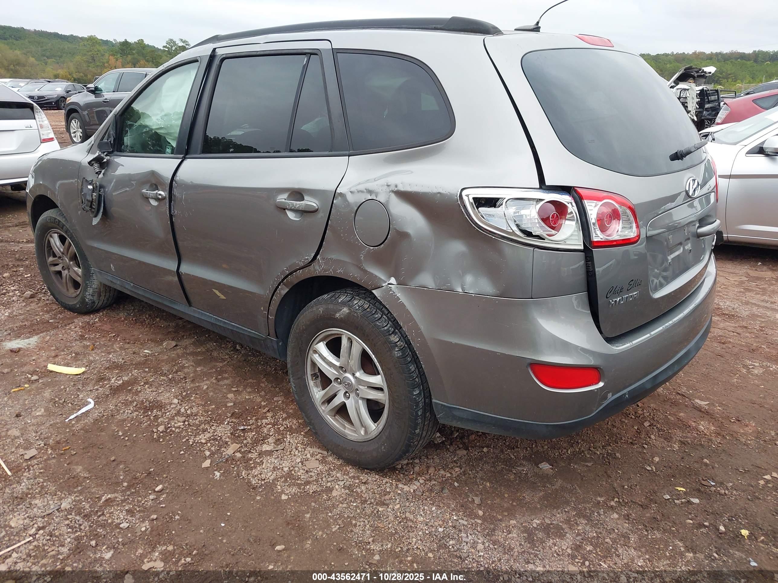 HYUNDAI SANTA image 3