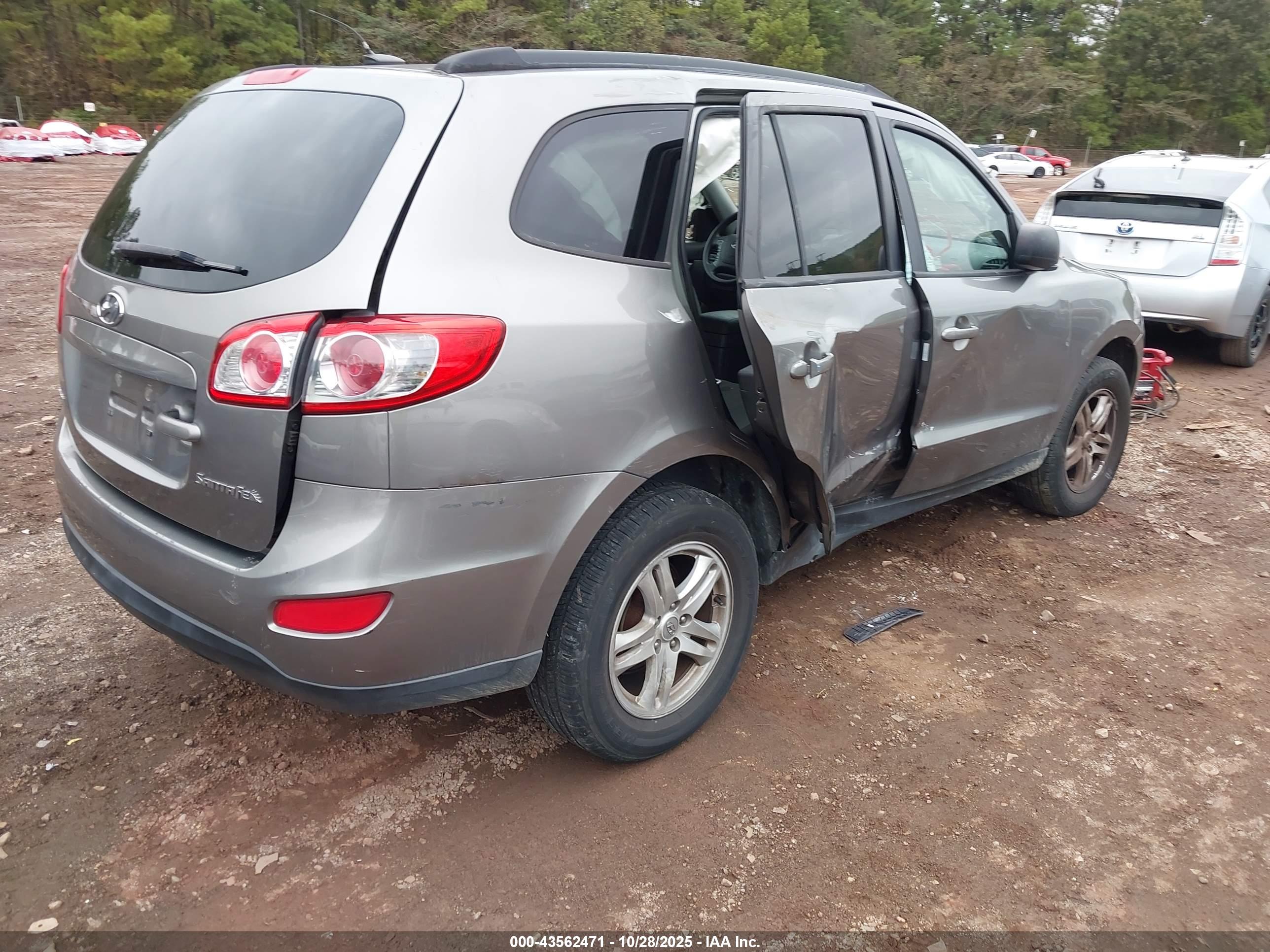 HYUNDAI SANTA image 4