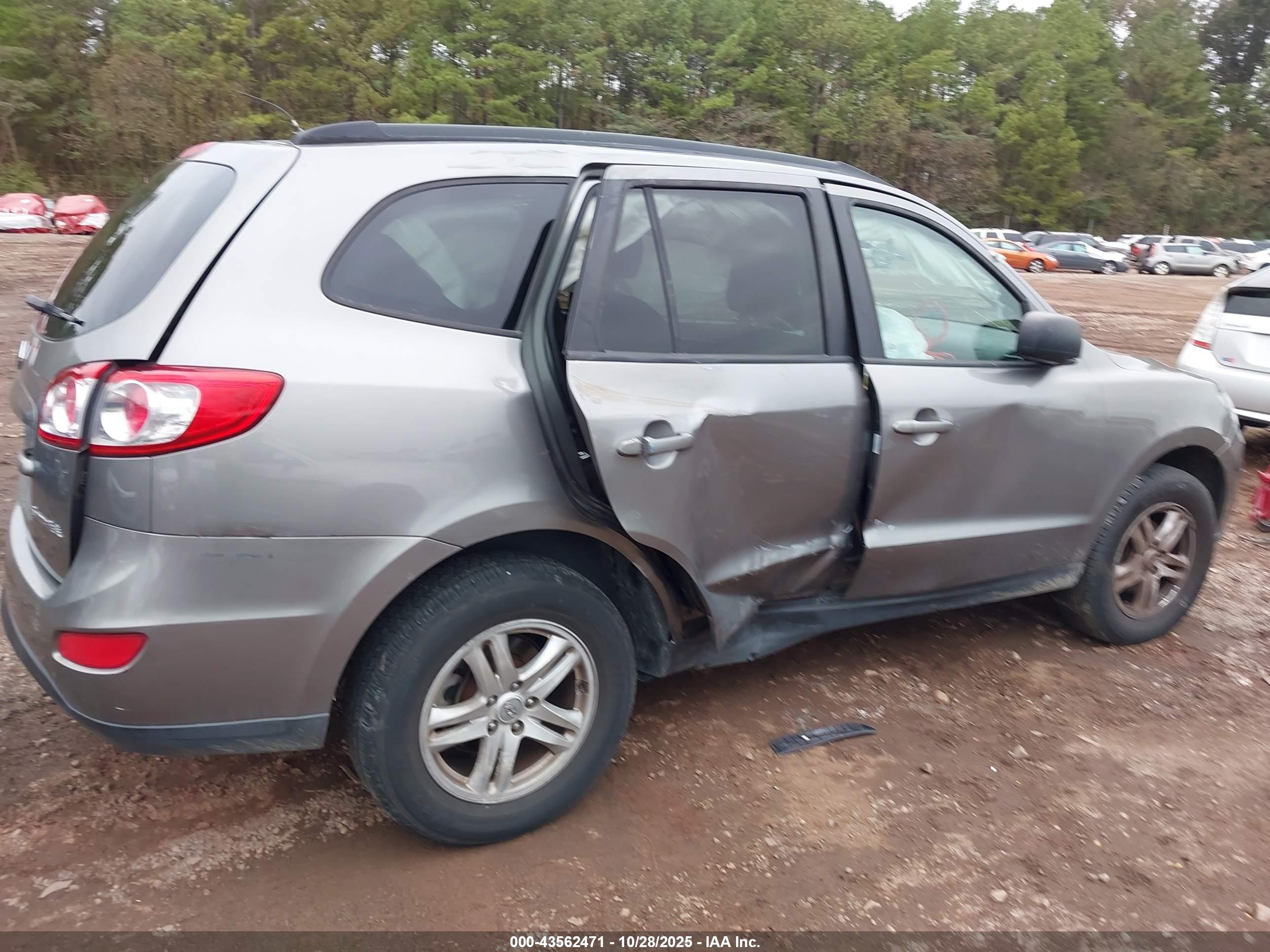 HYUNDAI SANTA image 6