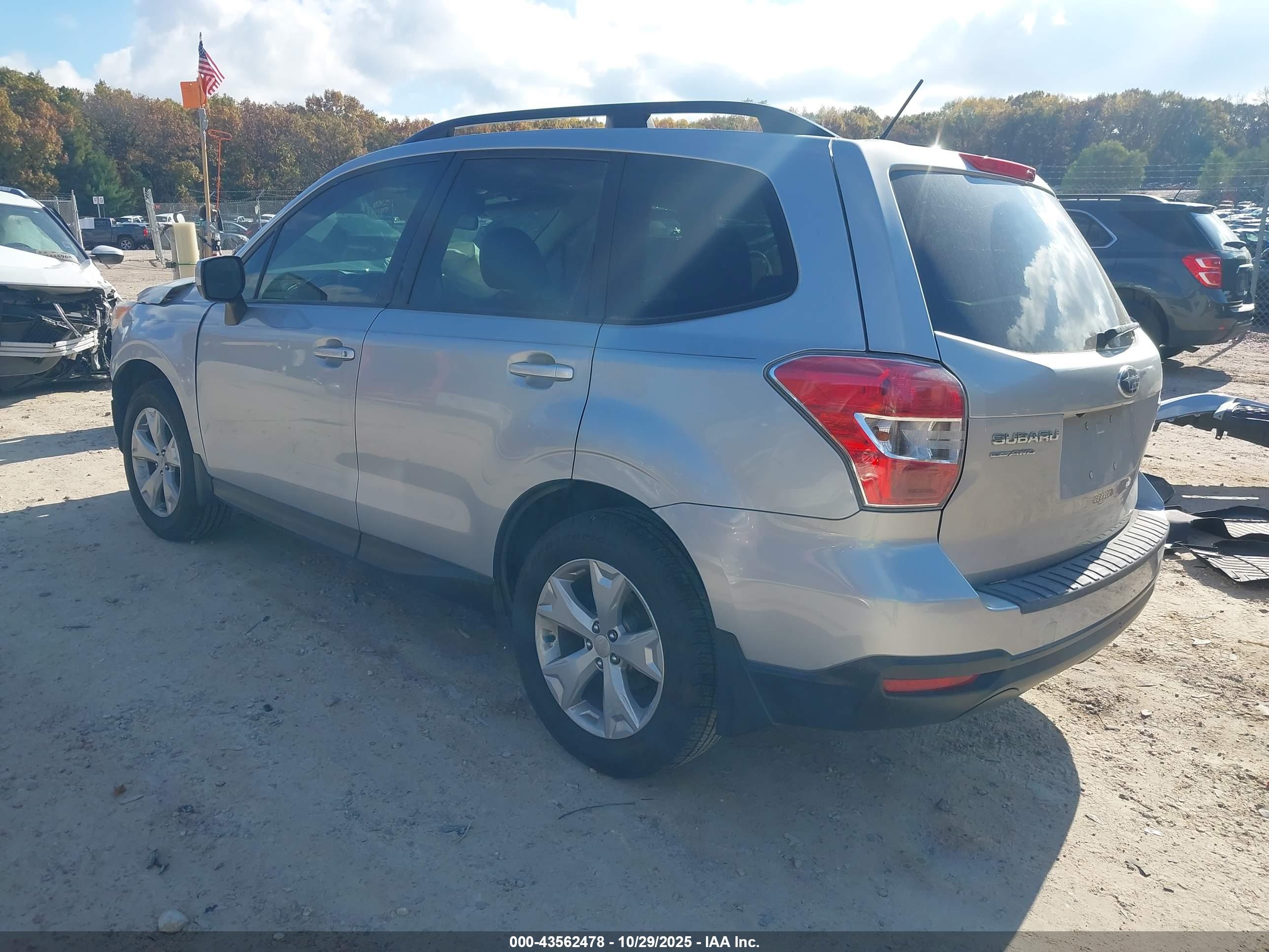 SUBARU FORESTER image 3