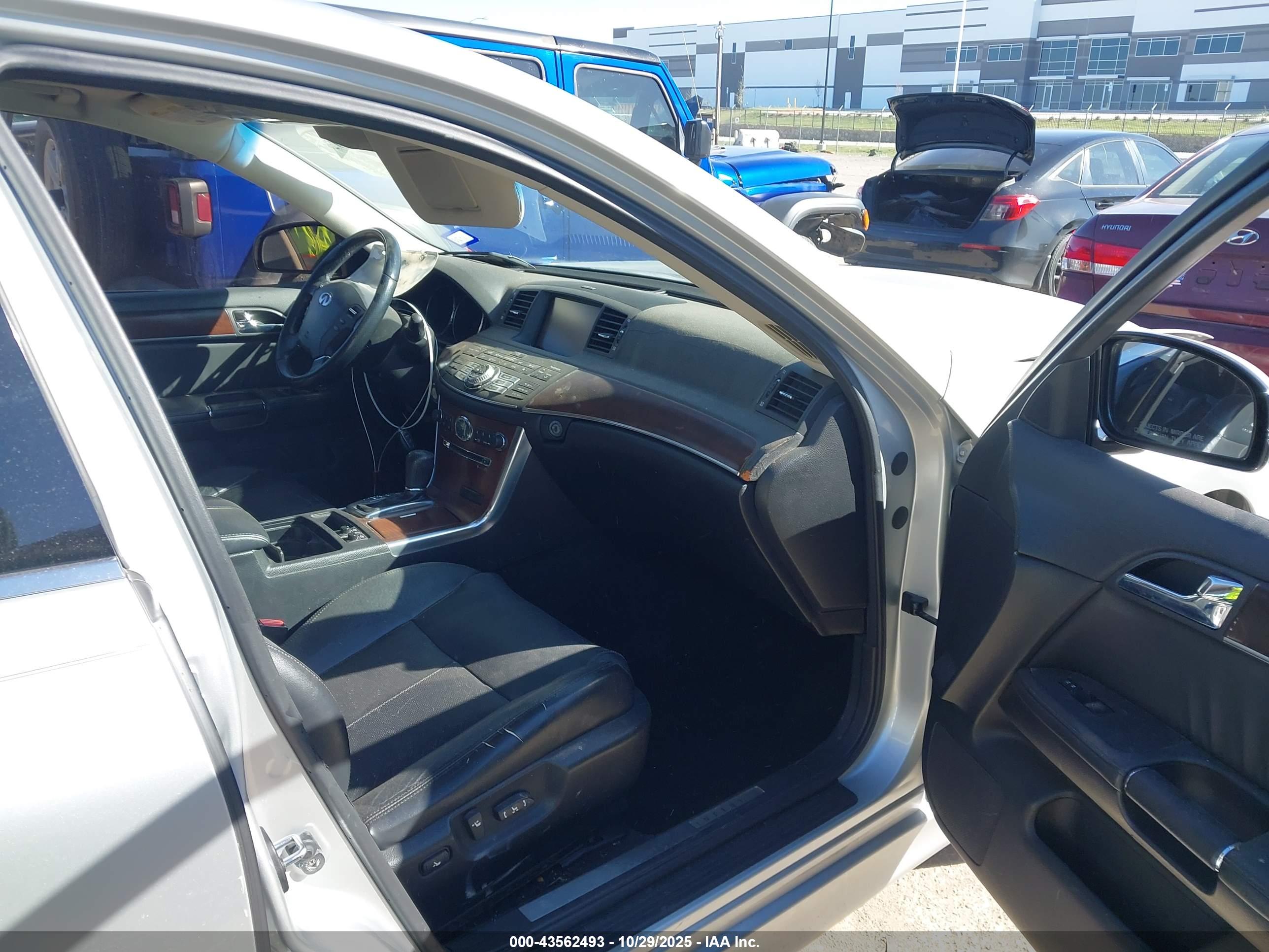 INFINITI M45 image 5