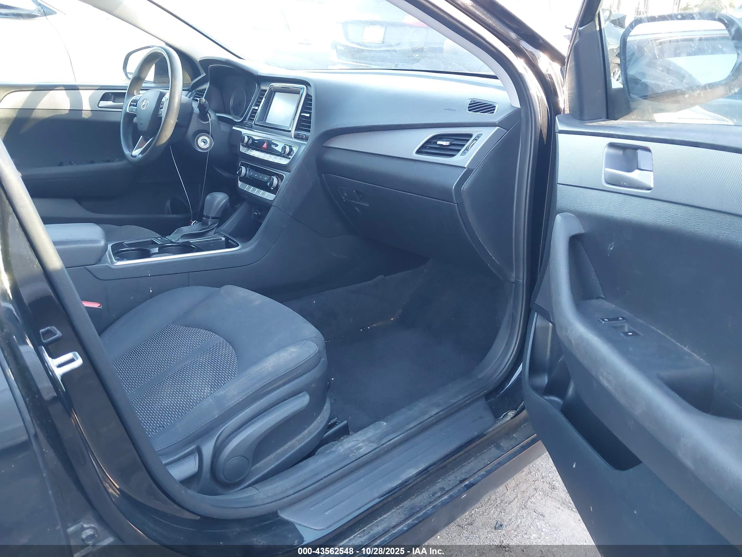 HYUNDAI SONATA image 5