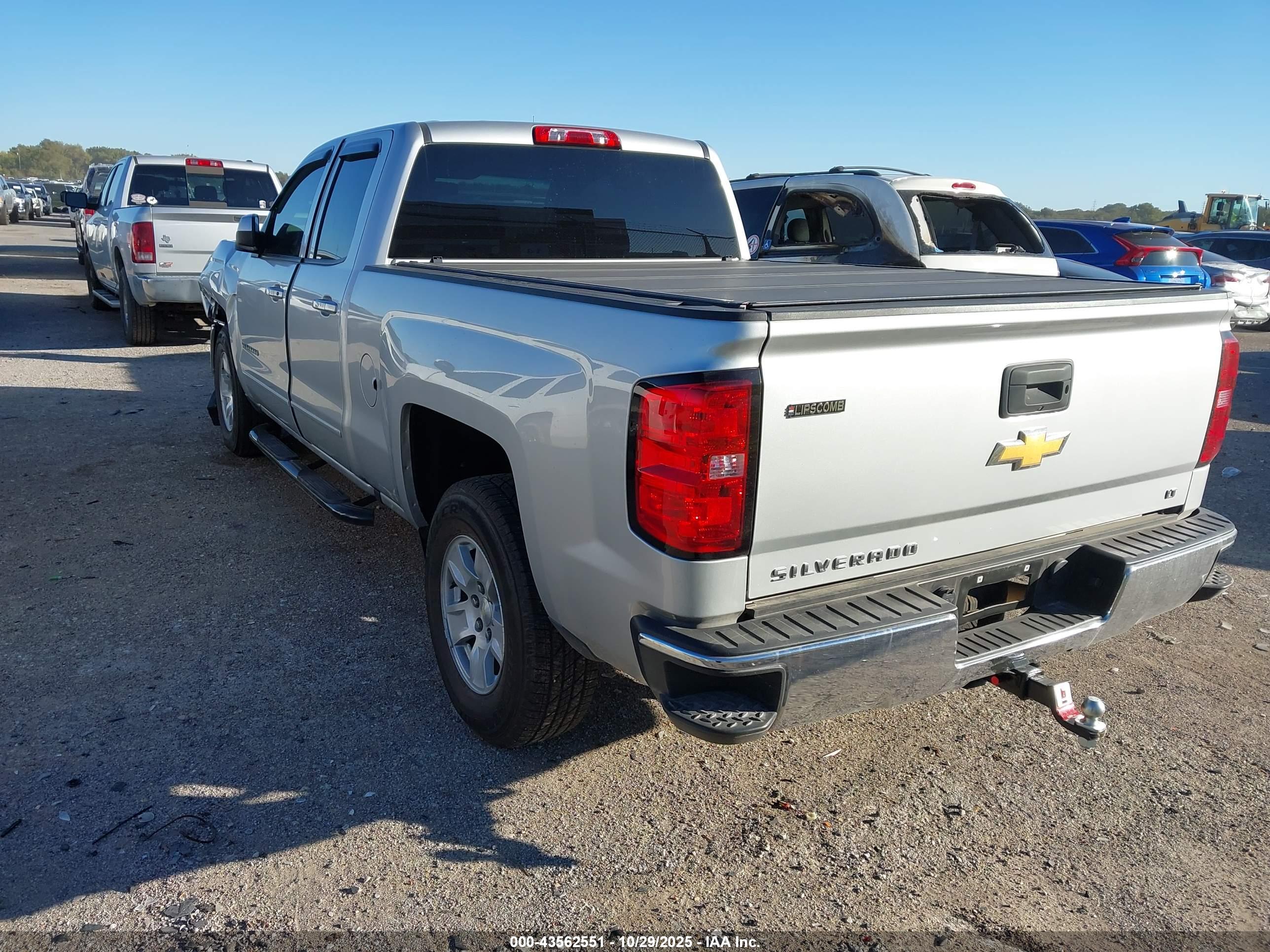 CHEVROLET SILVERADO image 3