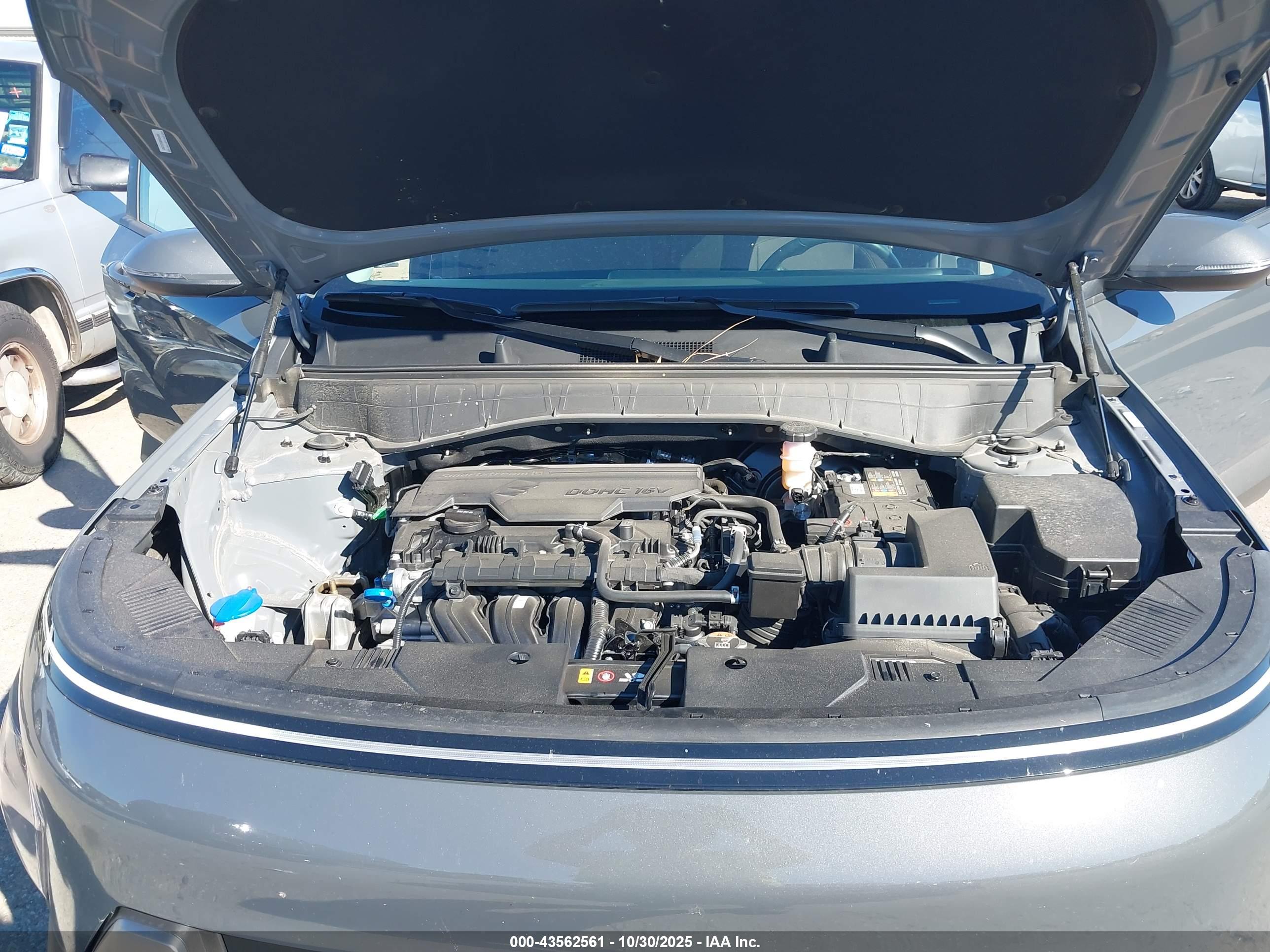 HYUNDAI KONA image 10