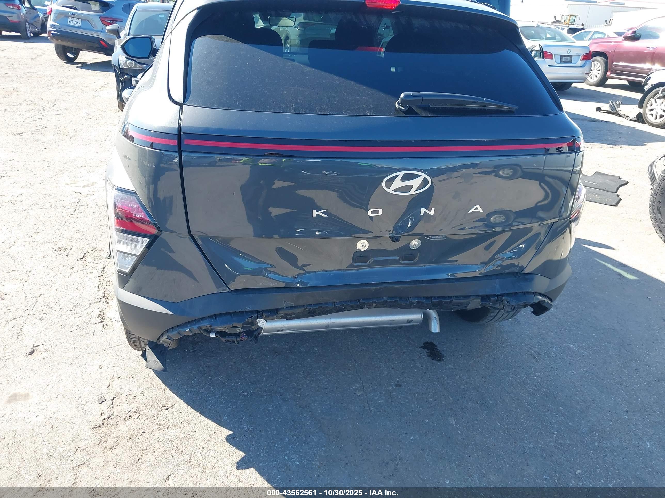HYUNDAI KONA image 6