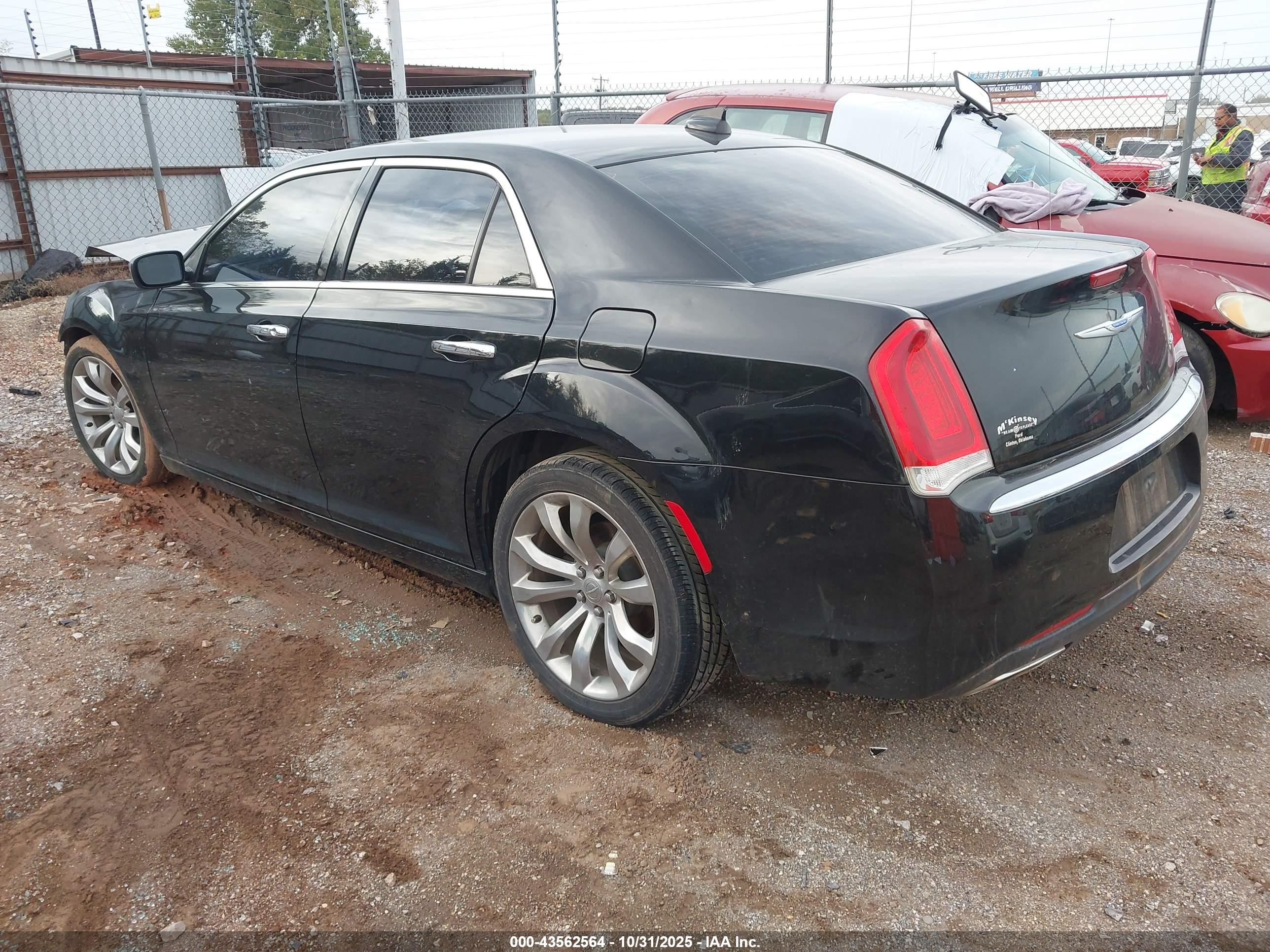 CHRYSLER 300 image 3