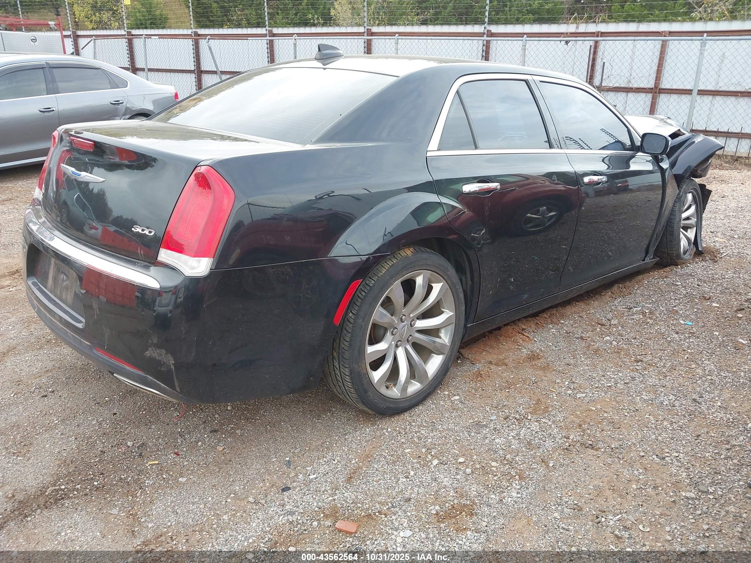 CHRYSLER 300 image 4