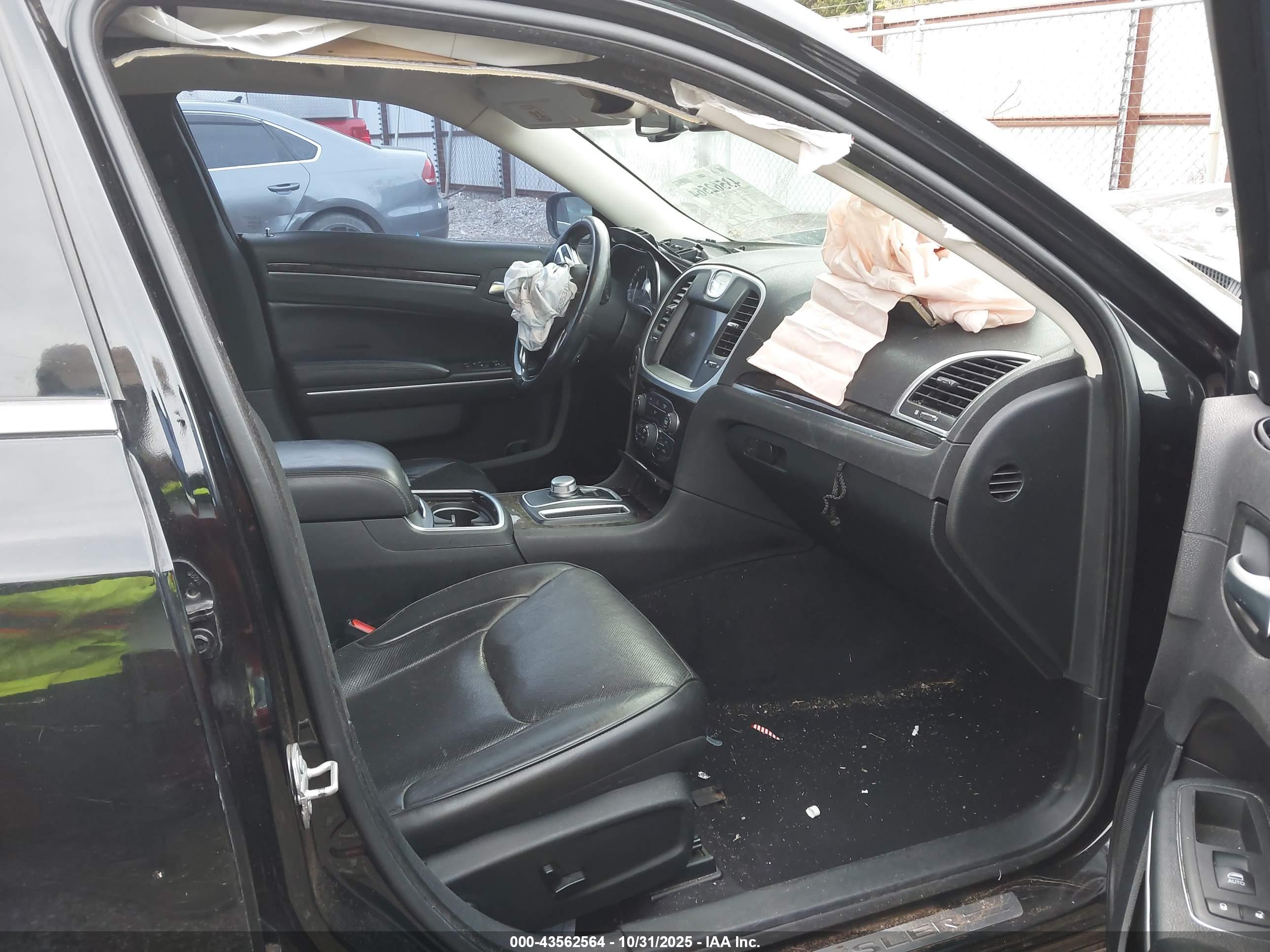 CHRYSLER 300 image 5