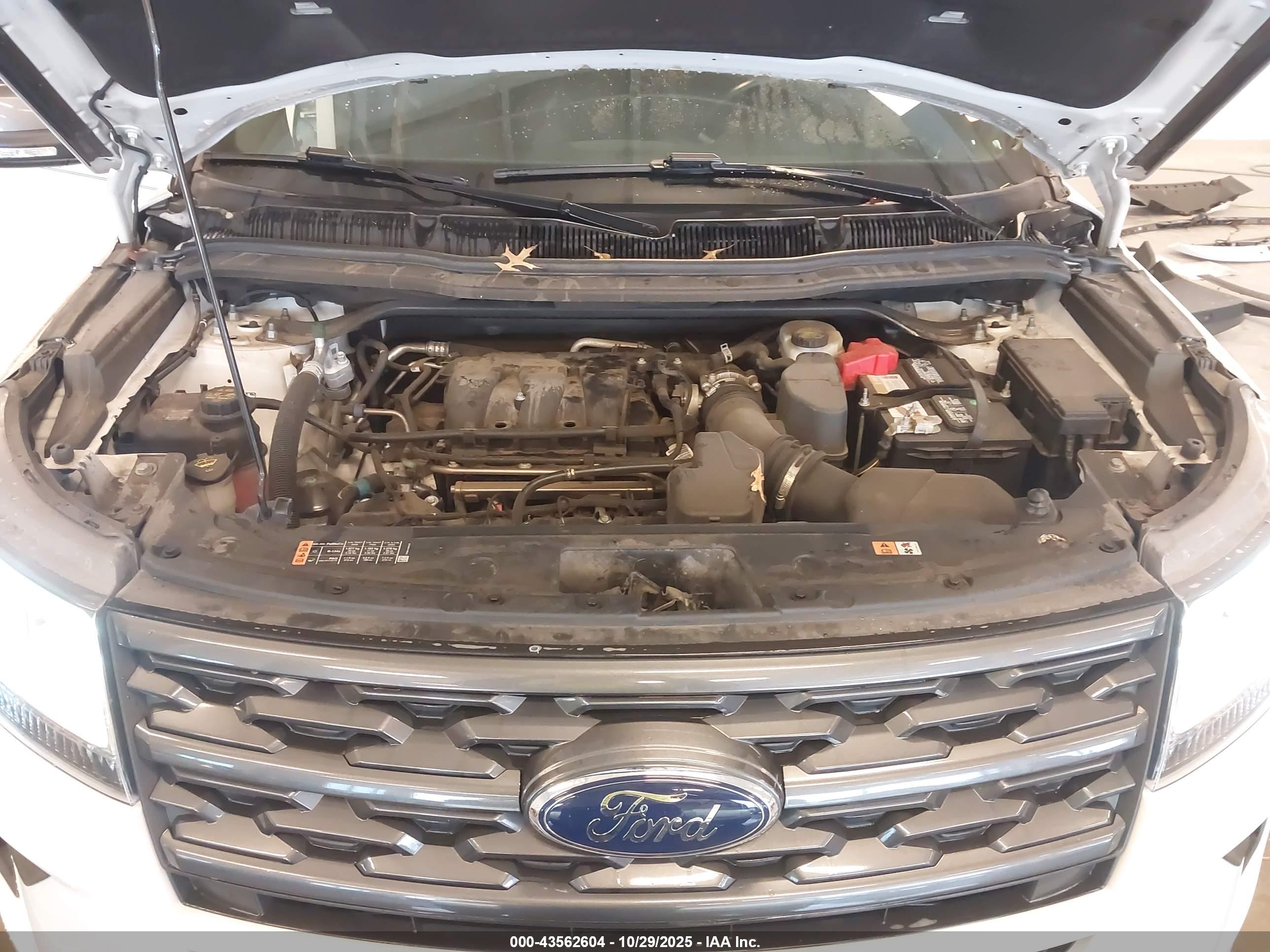 FORD EXPLORER image 10
