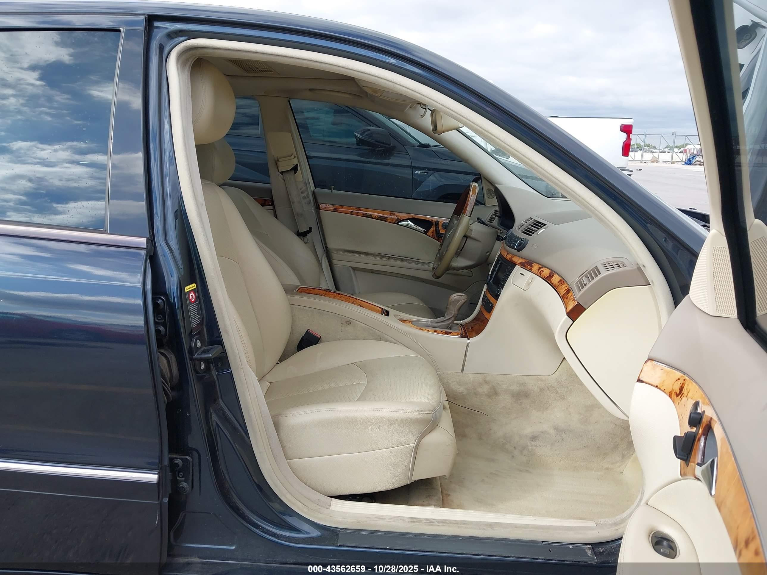 MERCEDES-BENZ E image 5