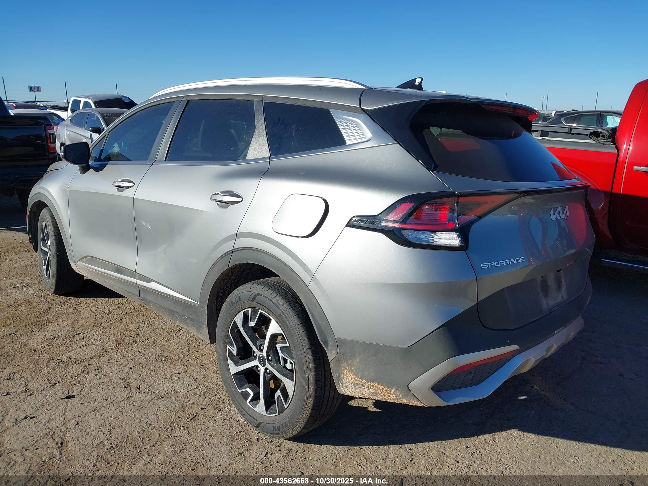 KIA SPORTAGE image 3