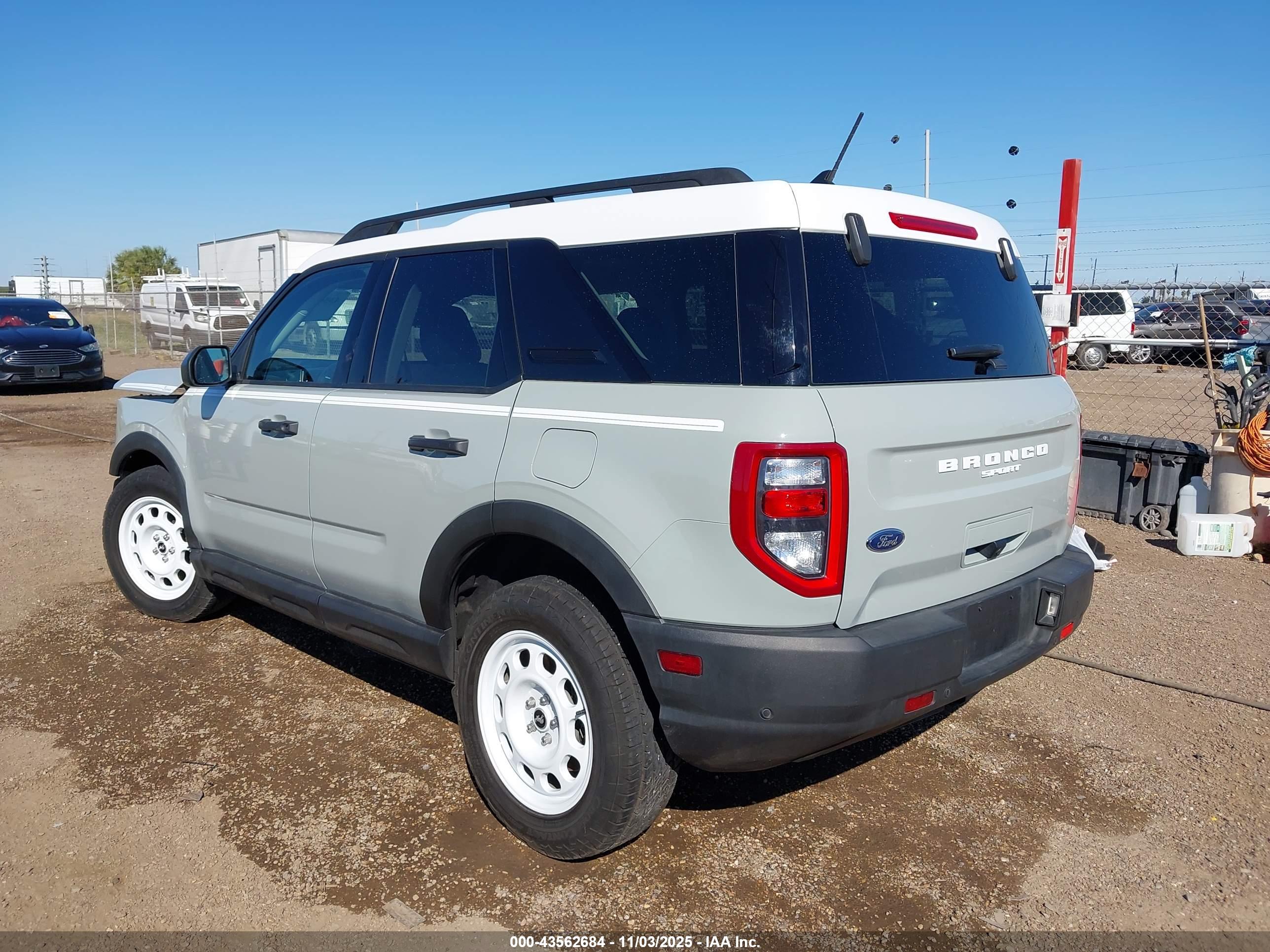 FORD BRONCO image 3