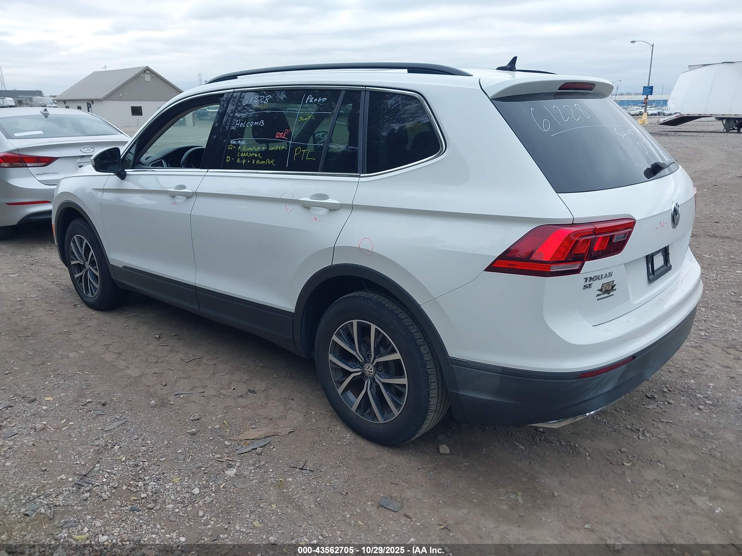 VOLKSWAGEN TIGUAN image 3