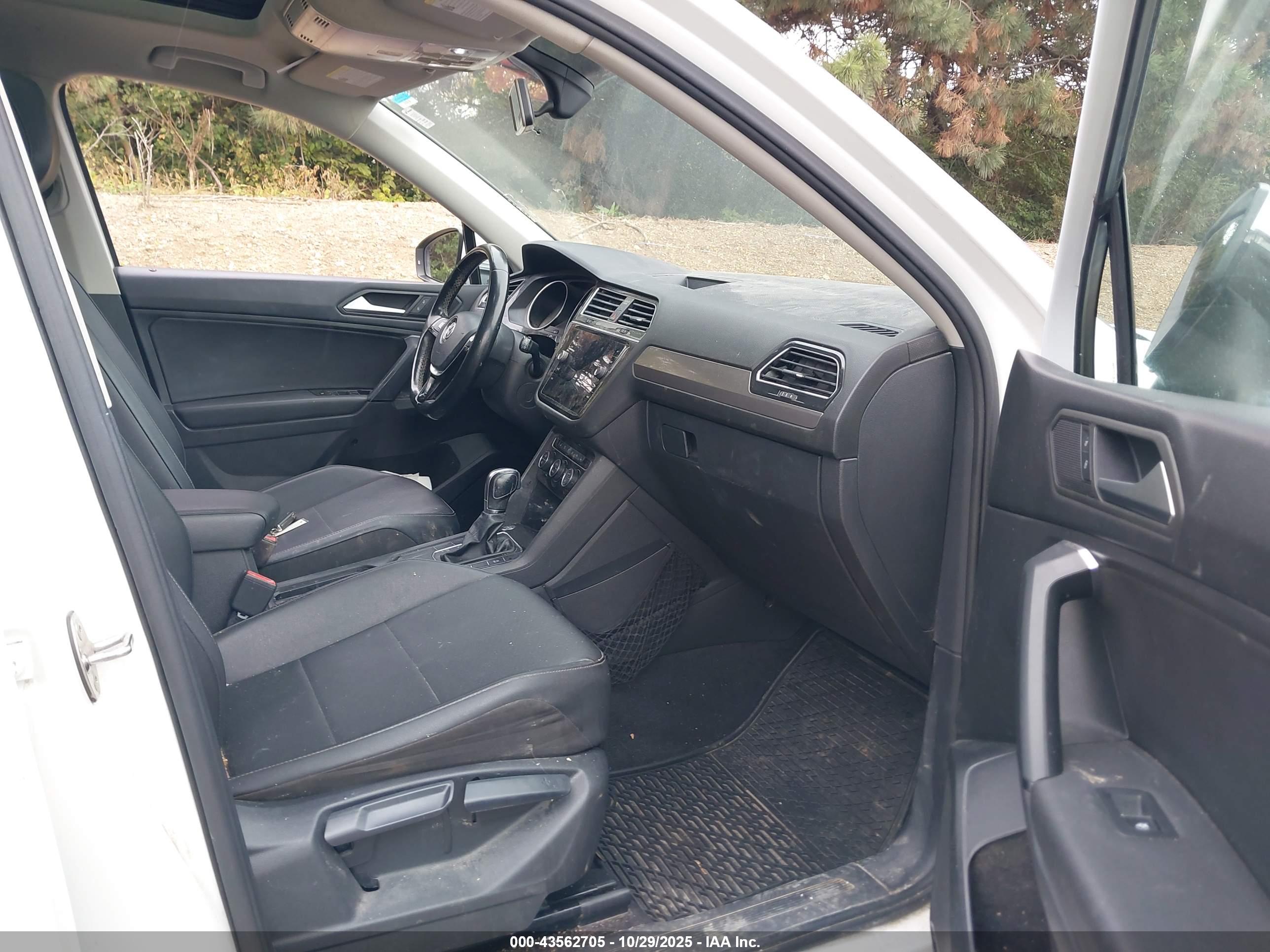 VOLKSWAGEN TIGUAN image 5