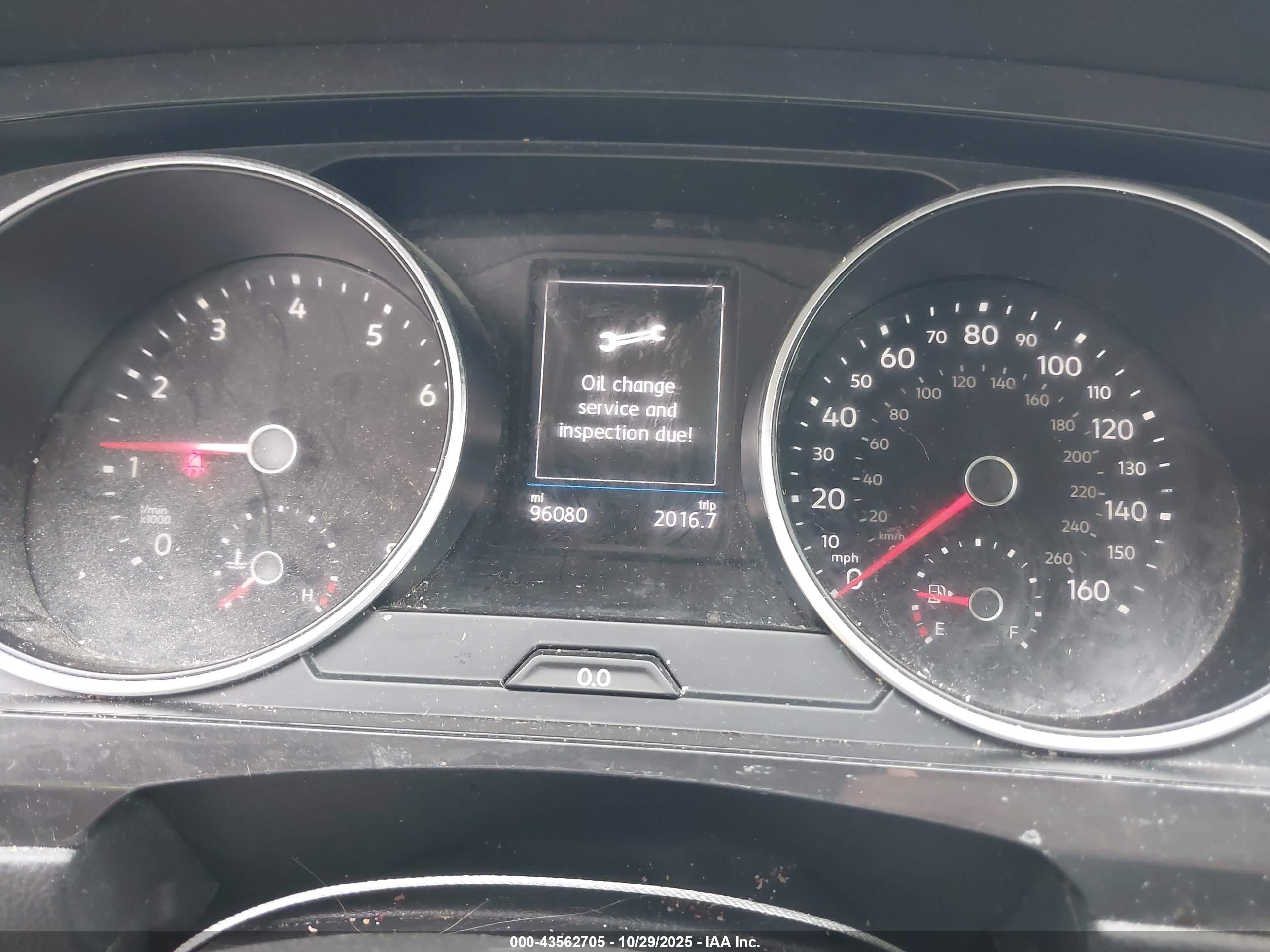VOLKSWAGEN TIGUAN image 7