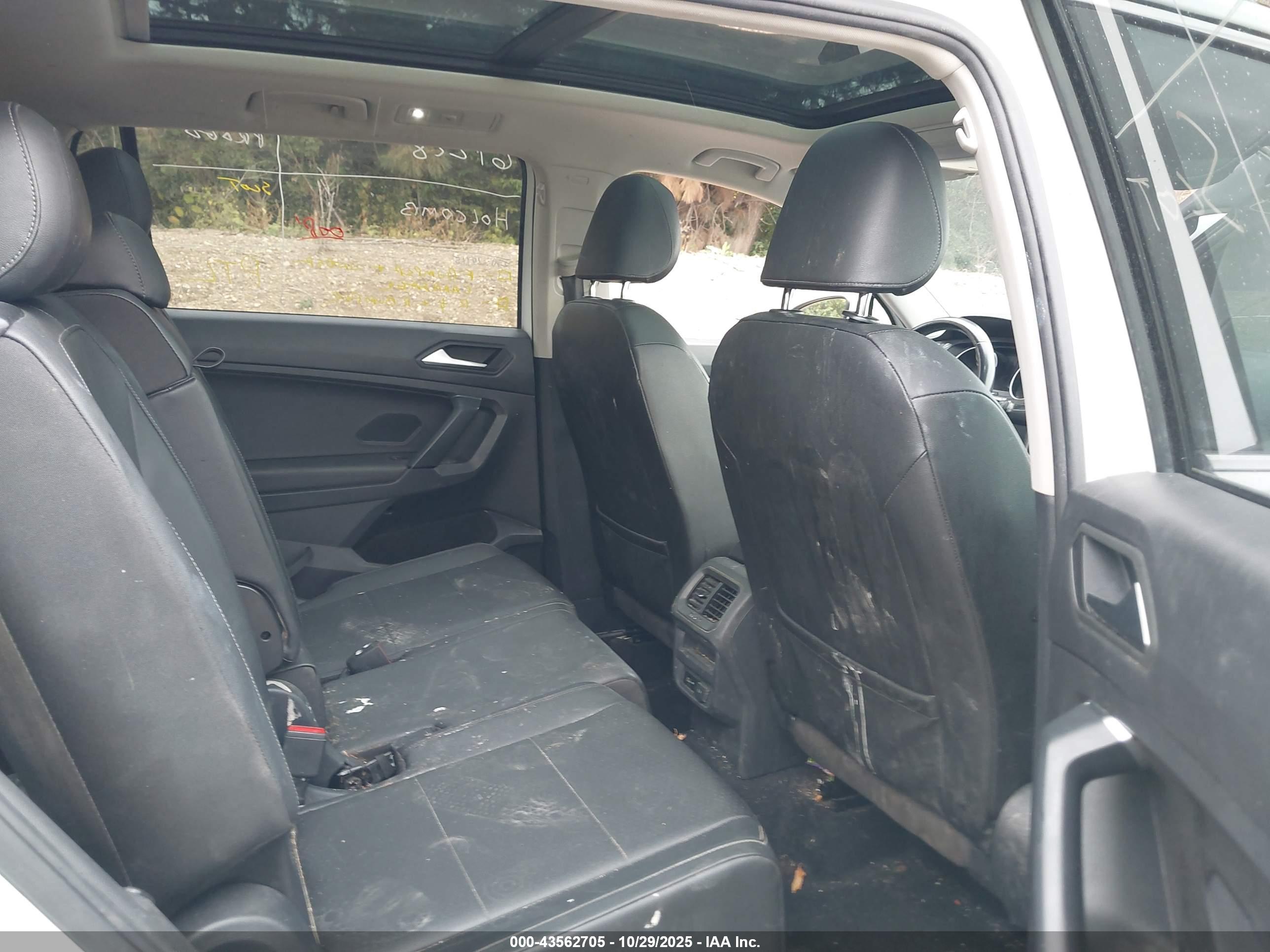 VOLKSWAGEN TIGUAN image 8