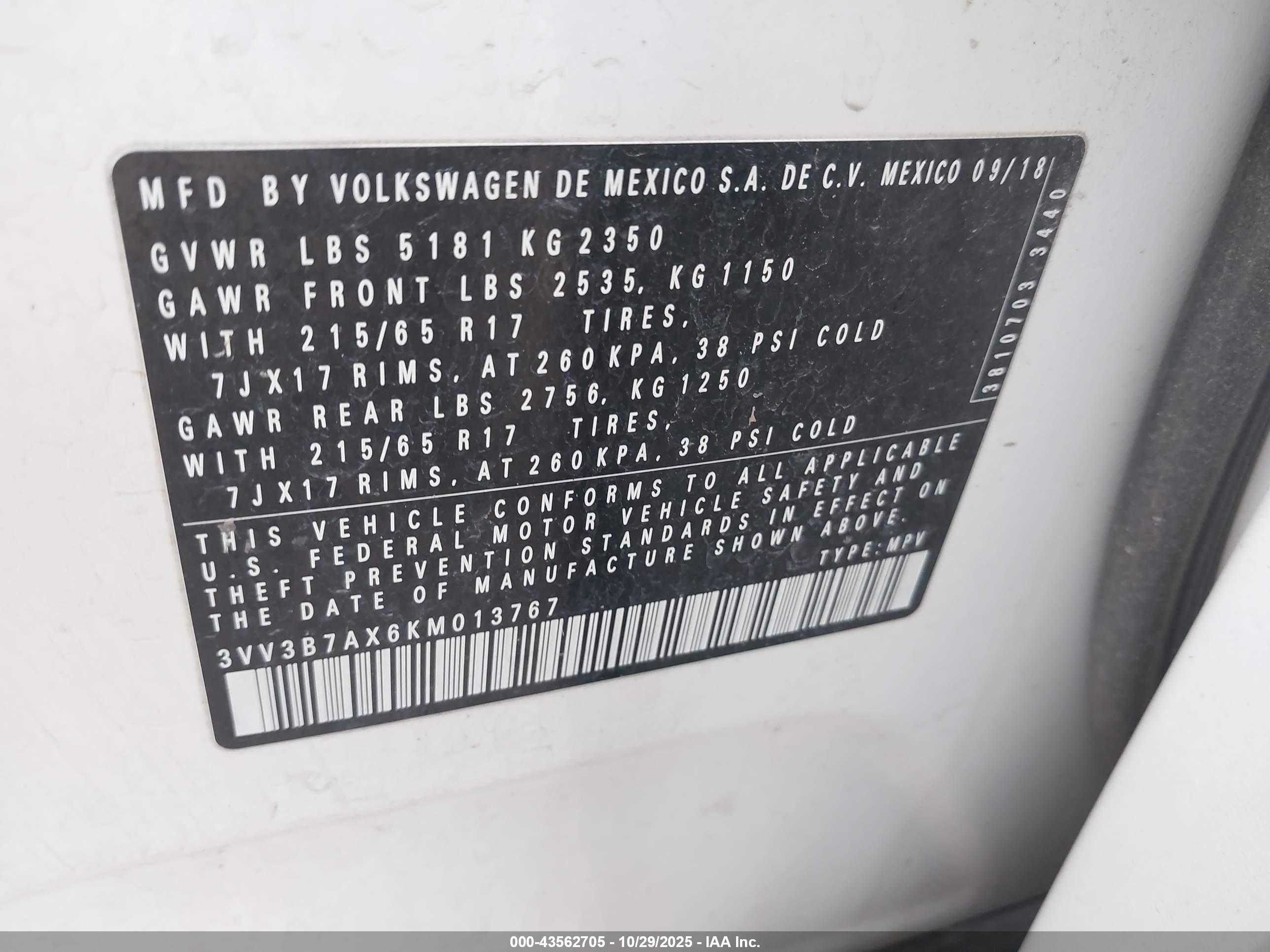 VOLKSWAGEN TIGUAN image 9