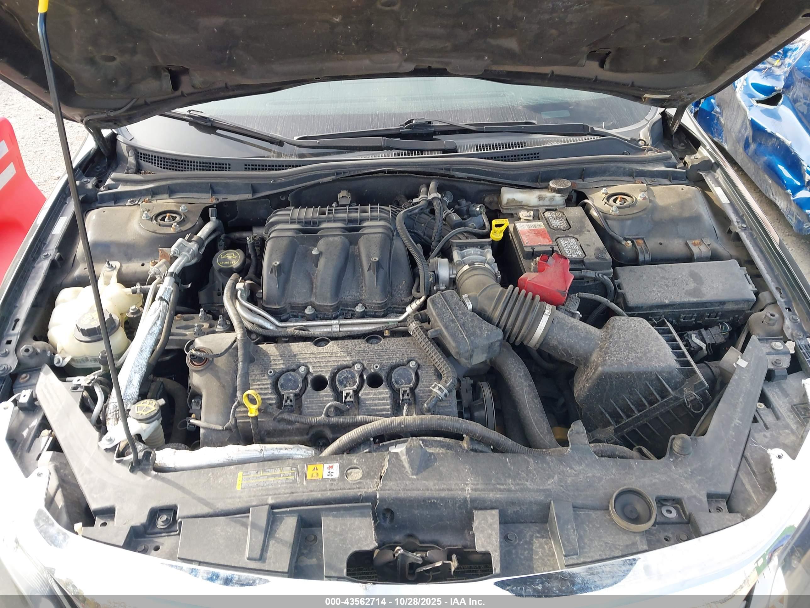 FORD FUSION image 10