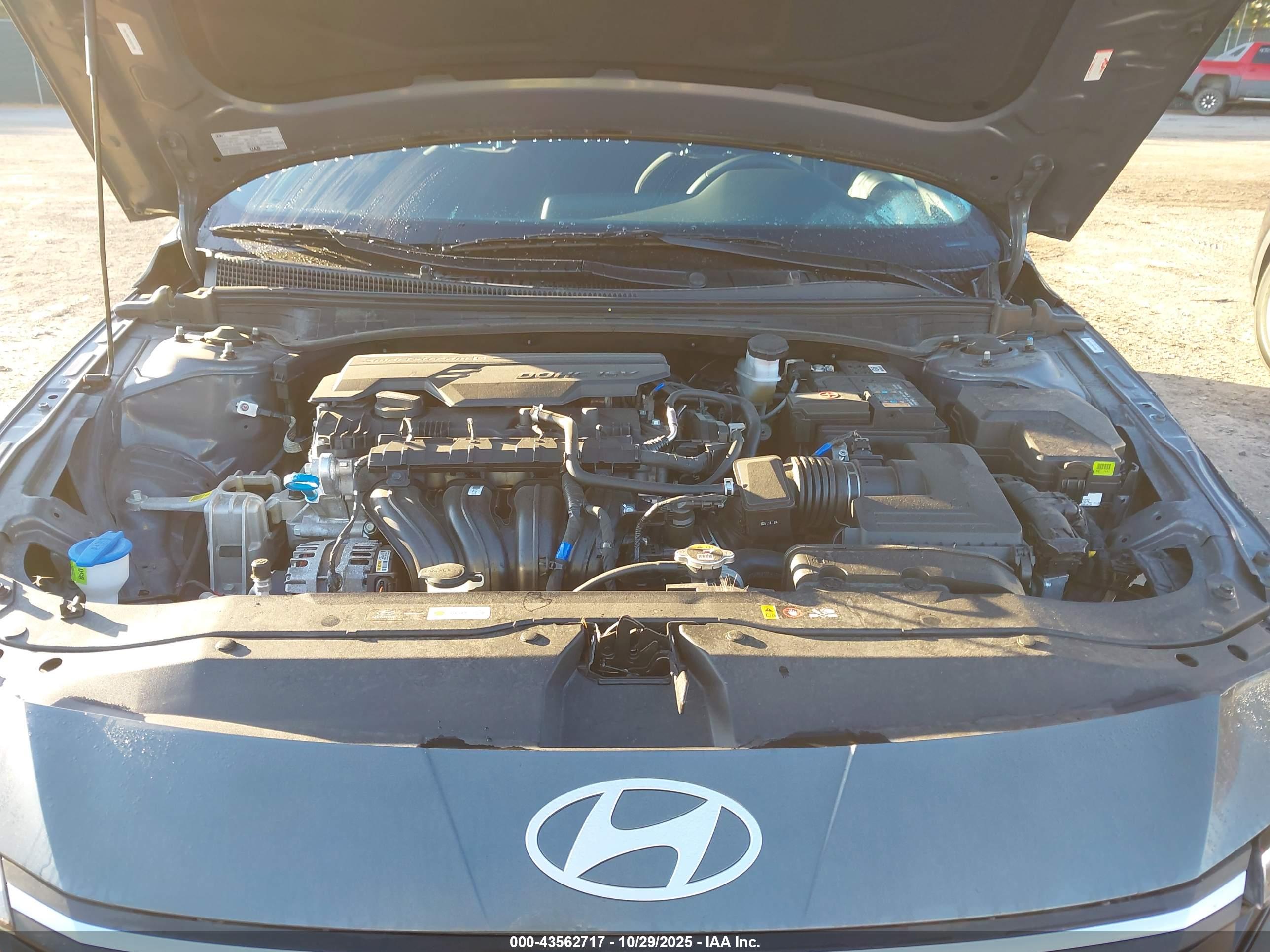 HYUNDAI ELANTRA image 10