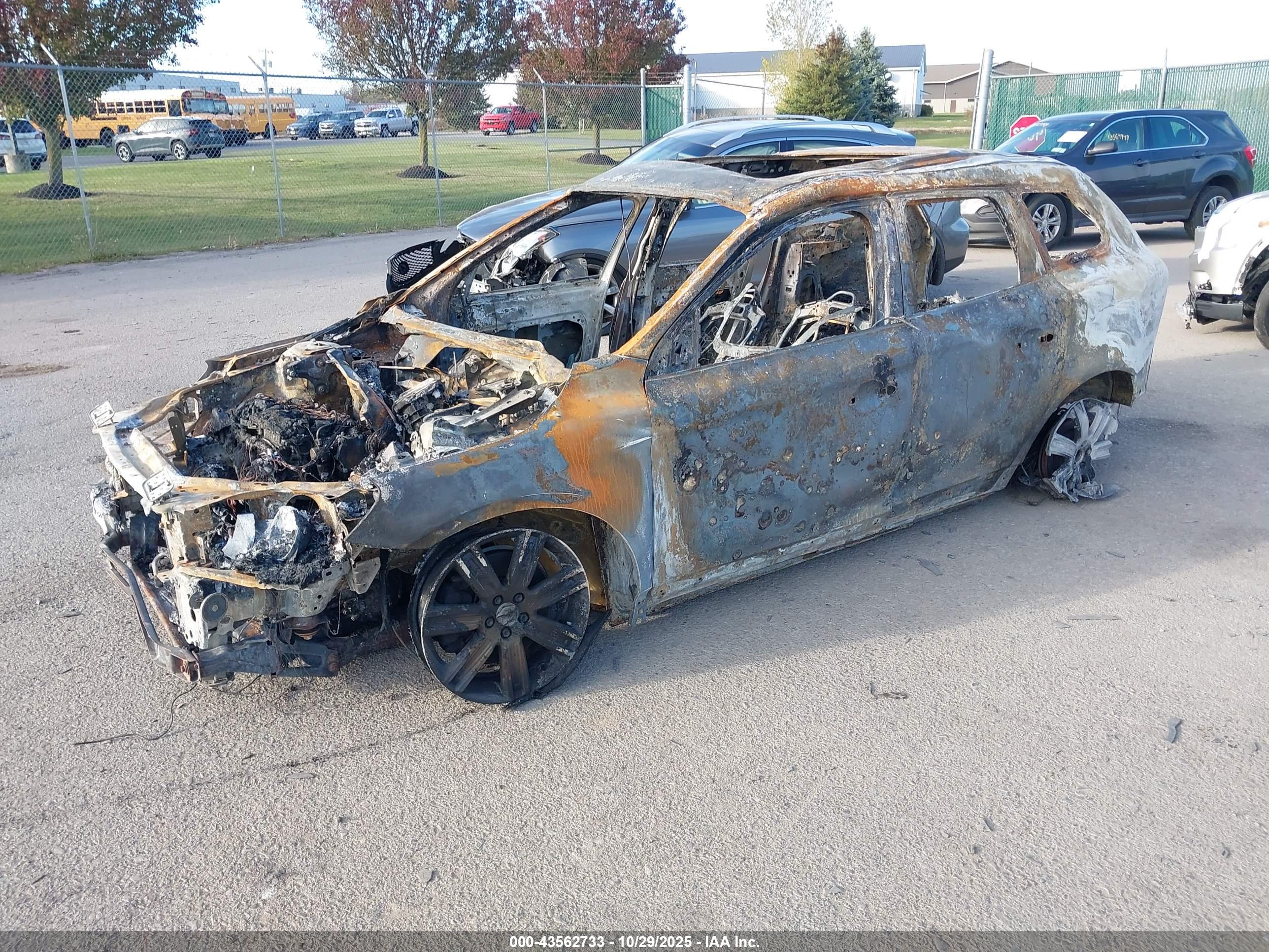 VOLVO XC60 image 2