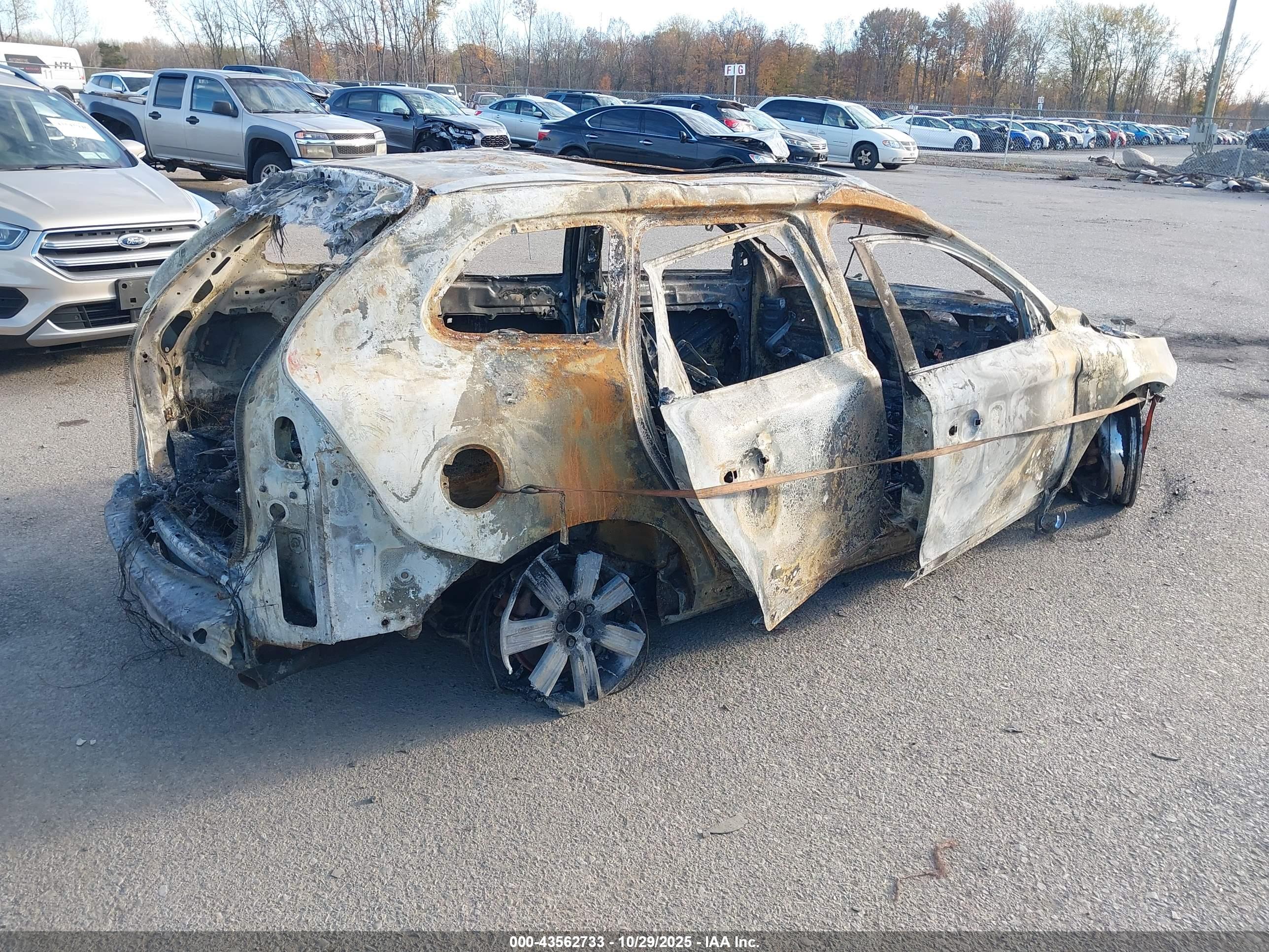 VOLVO XC60 image 4