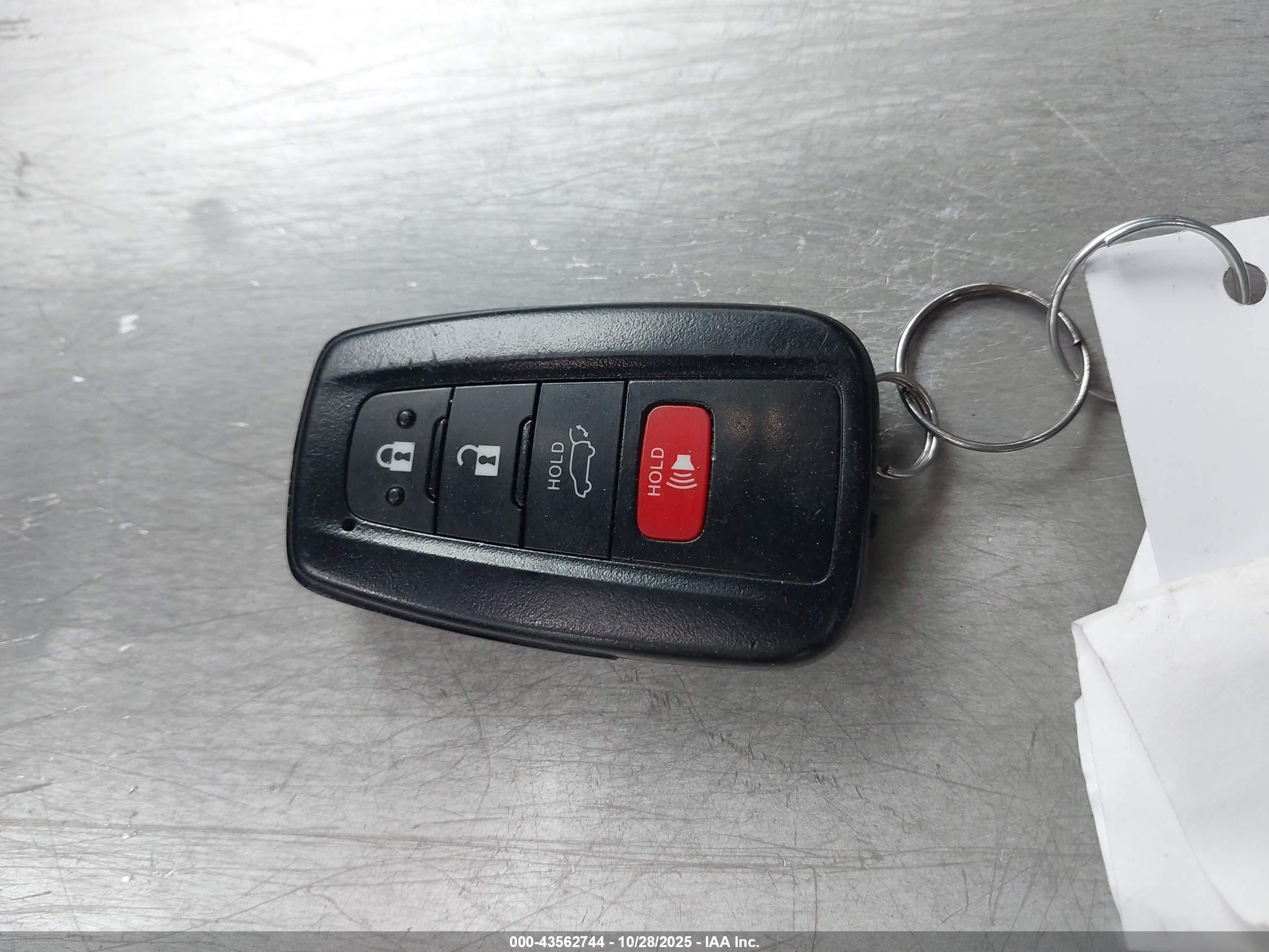 TOYOTA RAV4 image 11