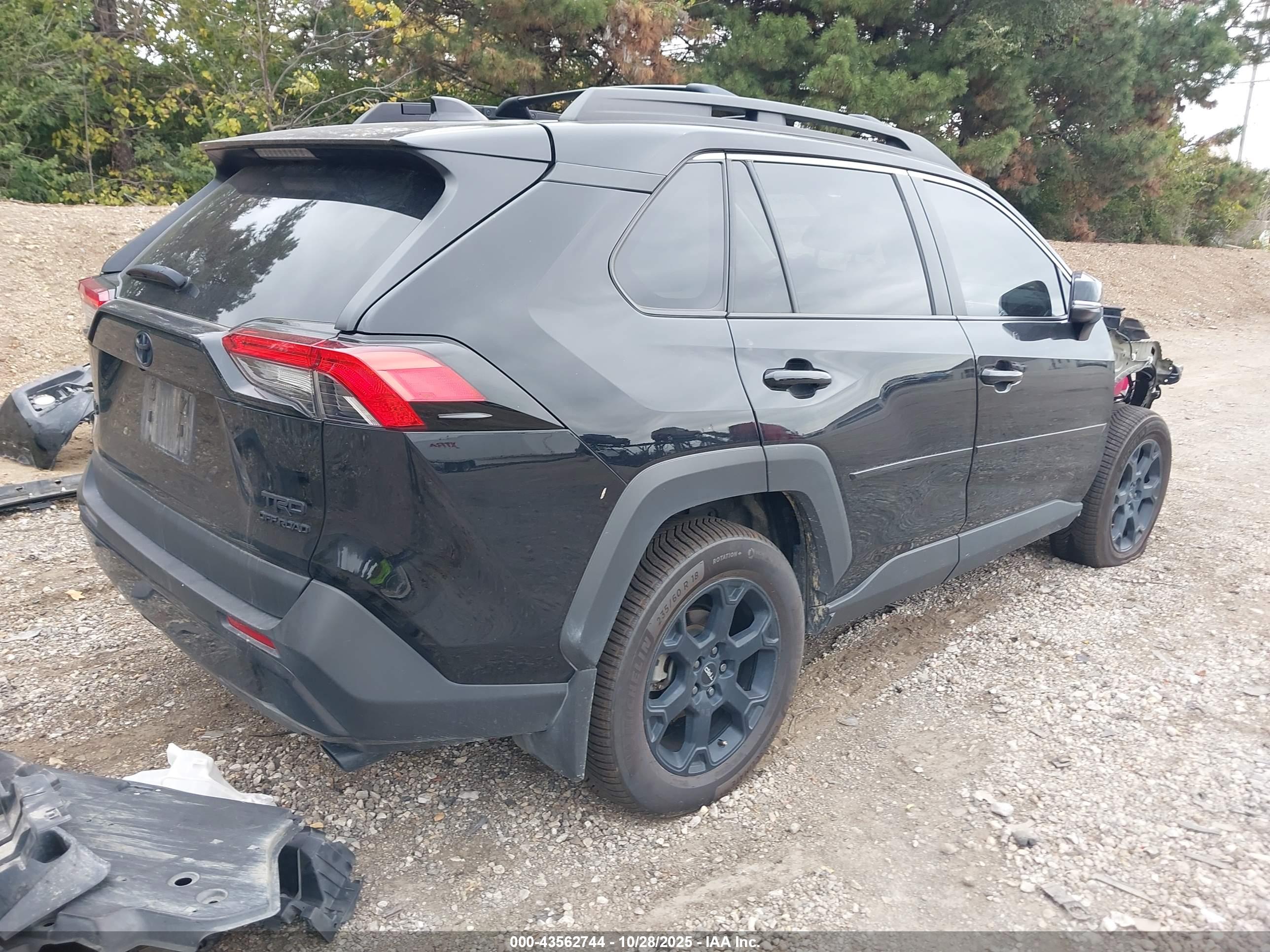 TOYOTA RAV4 image 4