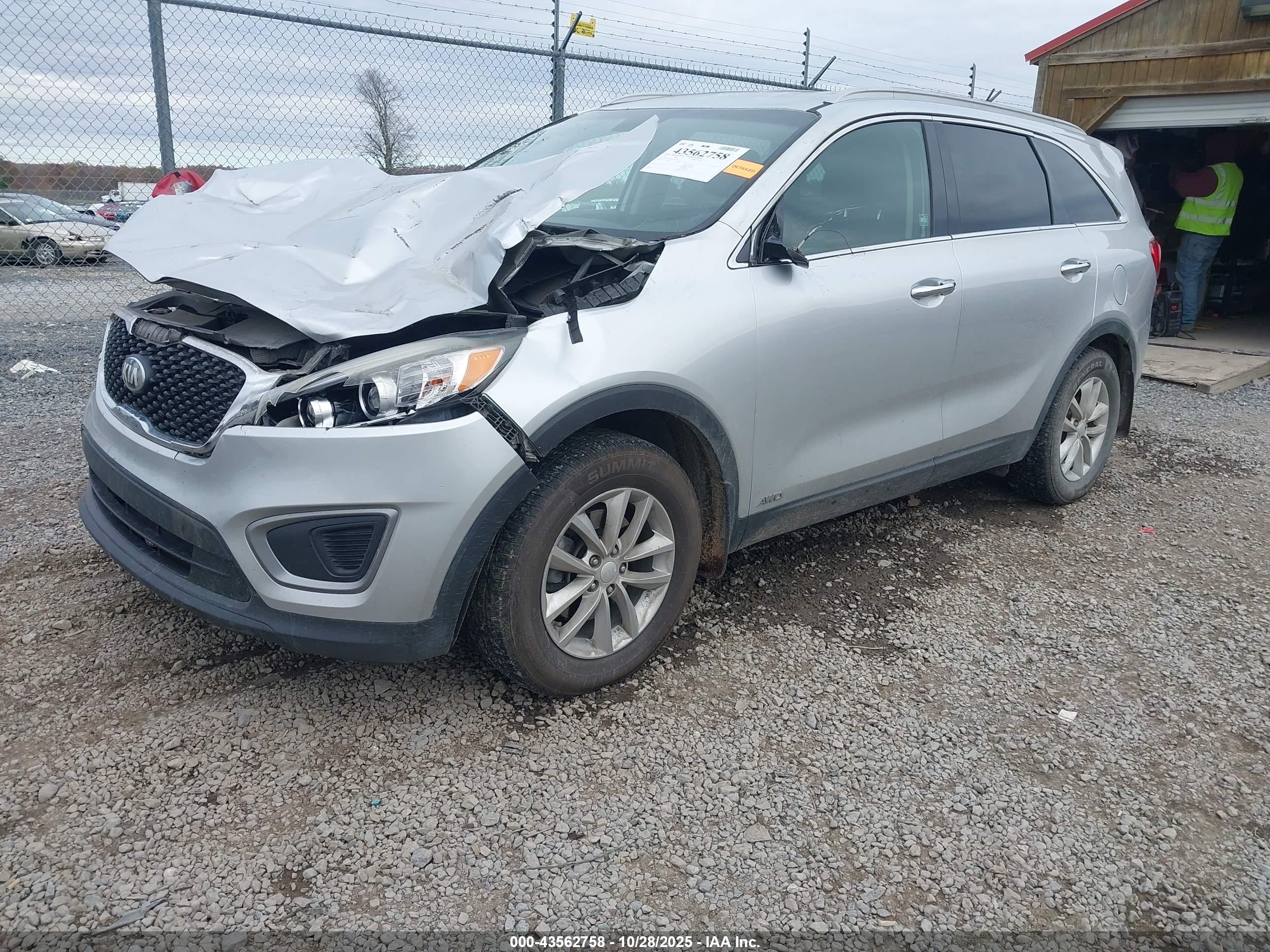 KIA SORENTO image 2